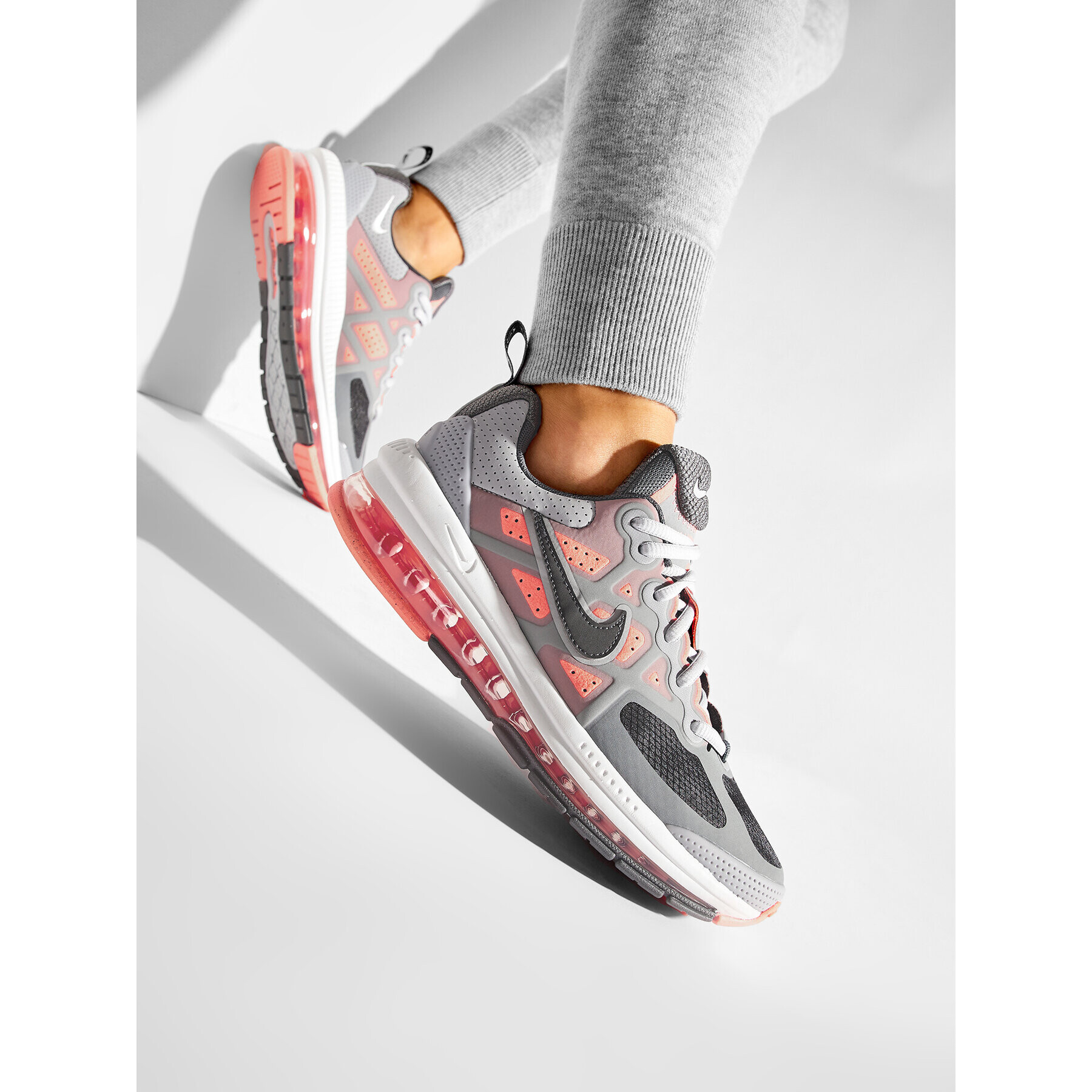 Nike Обувки Air Max Genome (Gs) CZ4652 004 Сив - Pepit.bg
