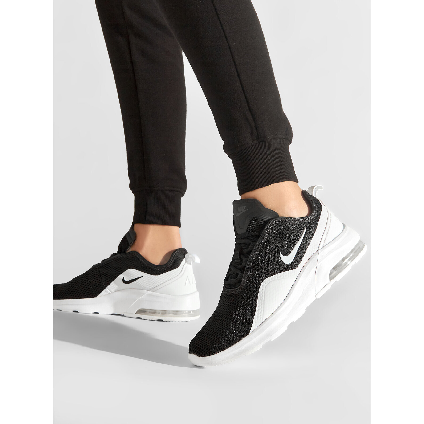 Nike Обувки Air Max Motion 2 AO0266 003 Черен - Pepit.bg