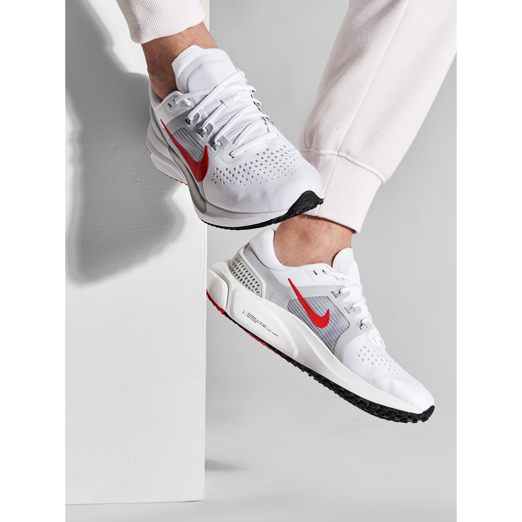 Nike Обувки Air Zoom Vomero 15 CU1855 Бял - Pepit.bg