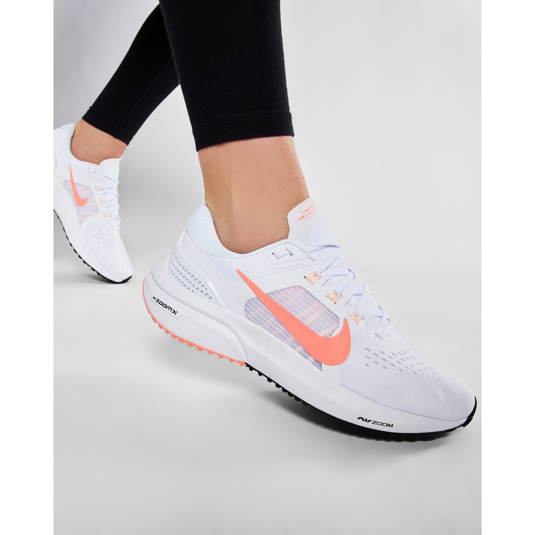 Nike Обувки Air Zoom Vomero 15 CU1856 102 Бял - Pepit.bg