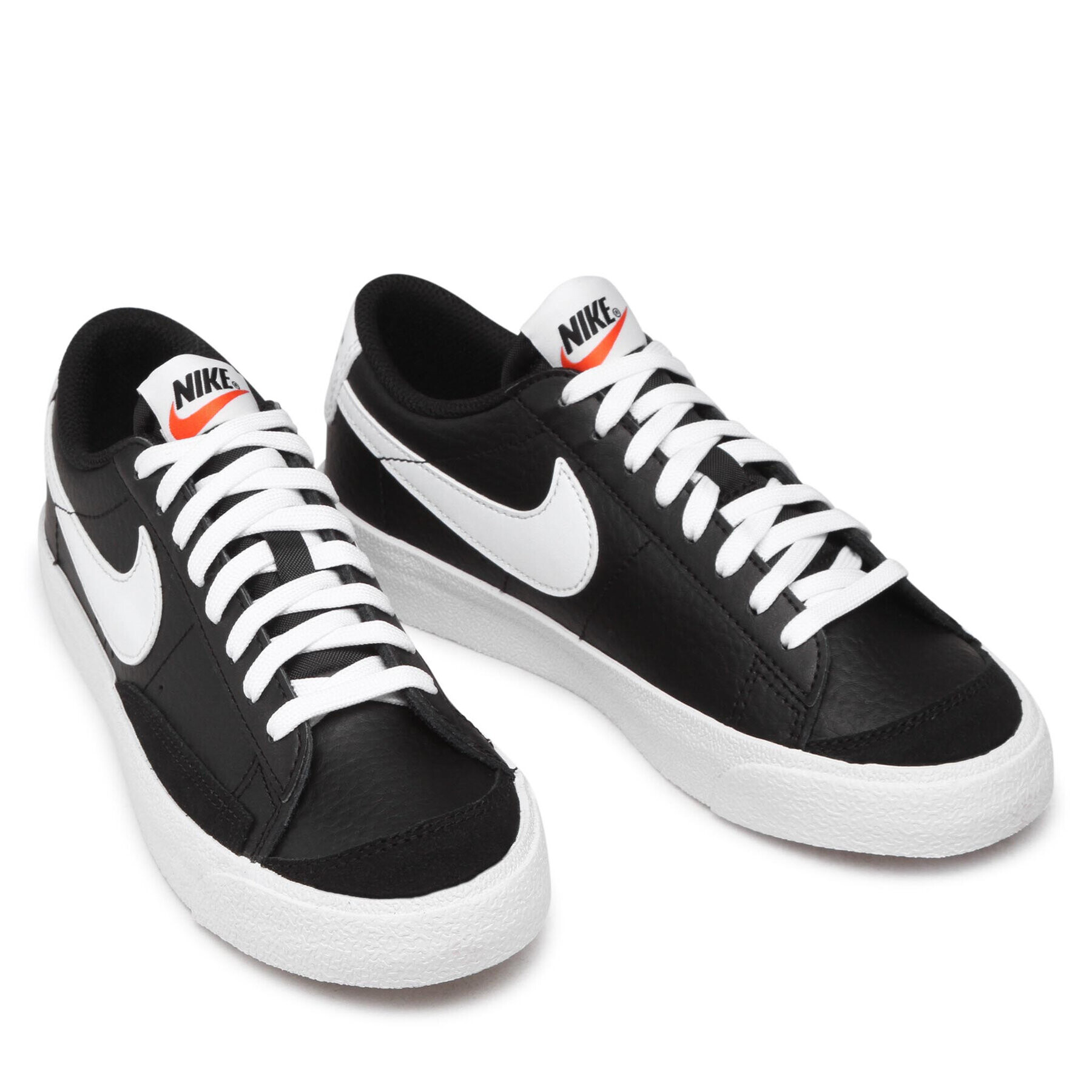 Nike Обувки Blazer Low '77 DA4074 002 Черен - Pepit.bg