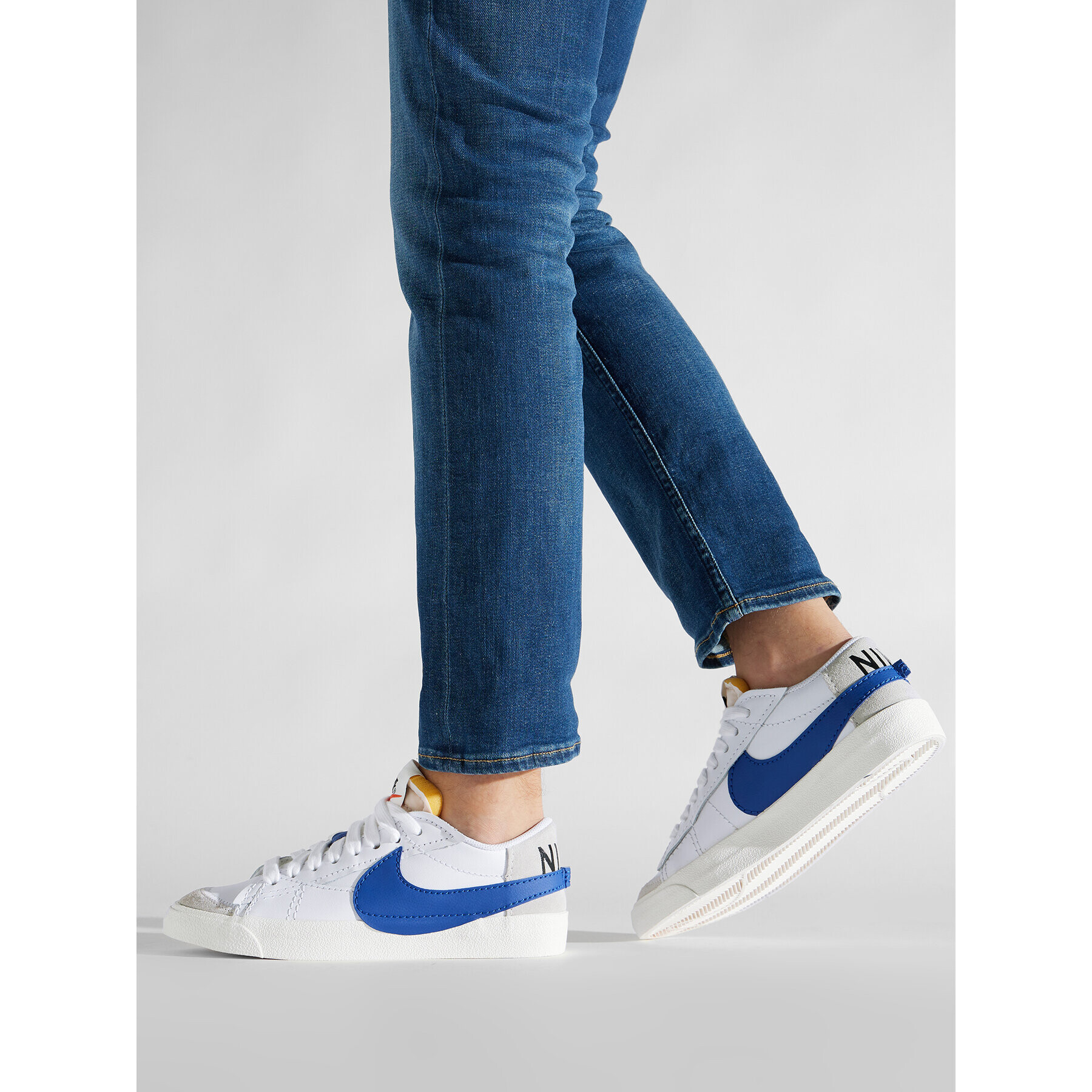 Nike Обувки Blazer Low '77 Jumbo DQ8768 100 Бял - Pepit.bg