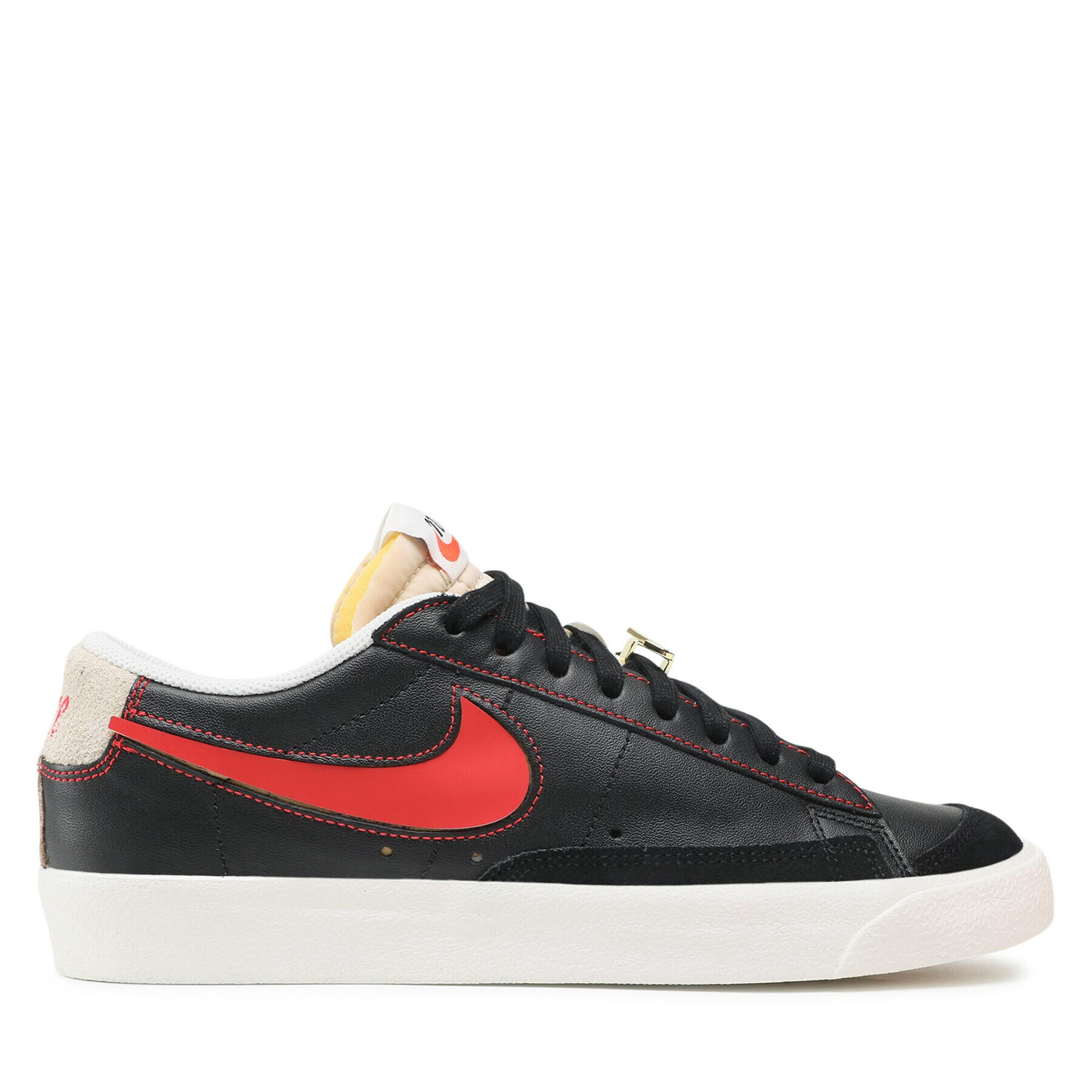 Nike Обувки Blazer Low '77 Prm DH4370 001 Черен - Pepit.bg