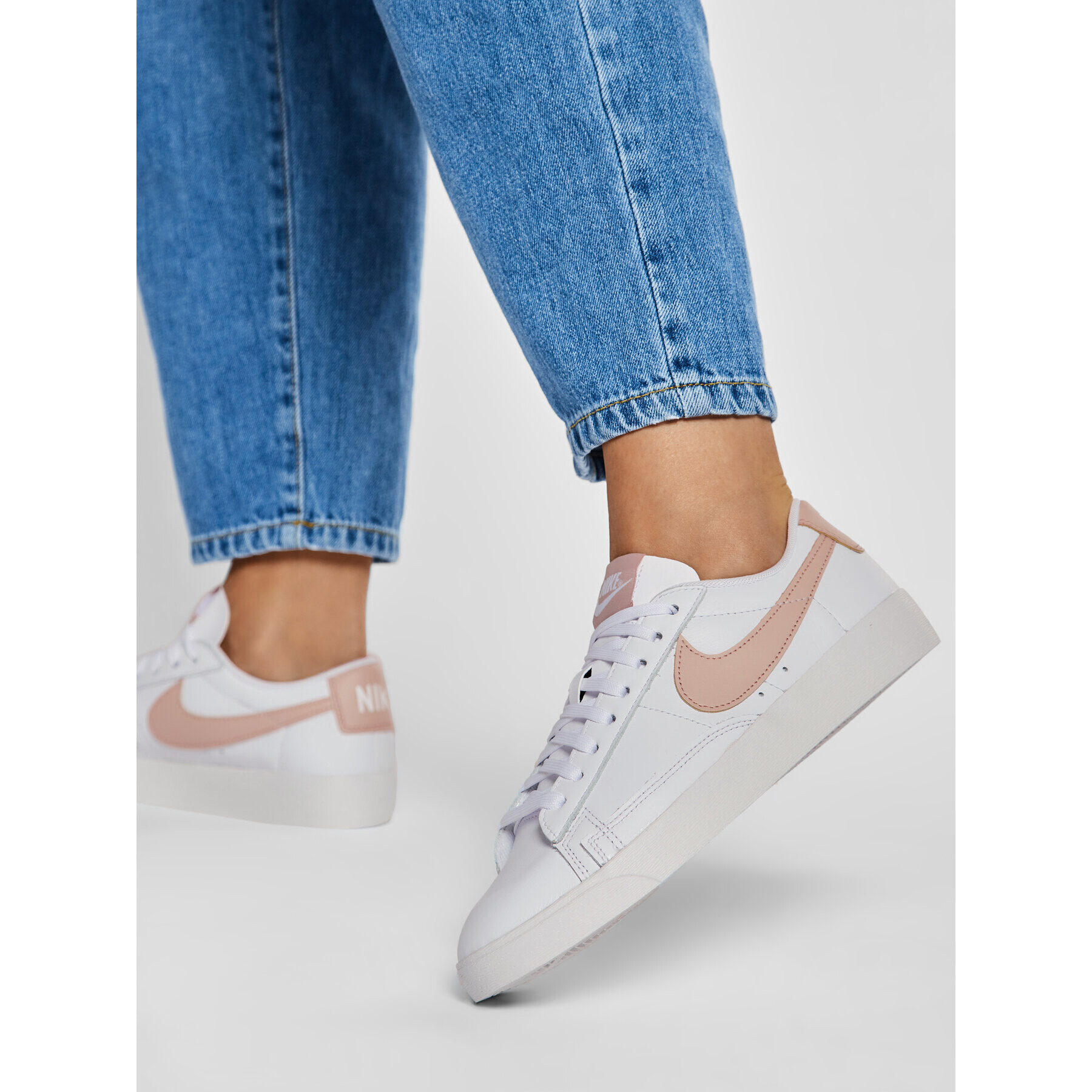 Nike Обувки Blazer Low Le AV9370 118 Бял - Pepit.bg
