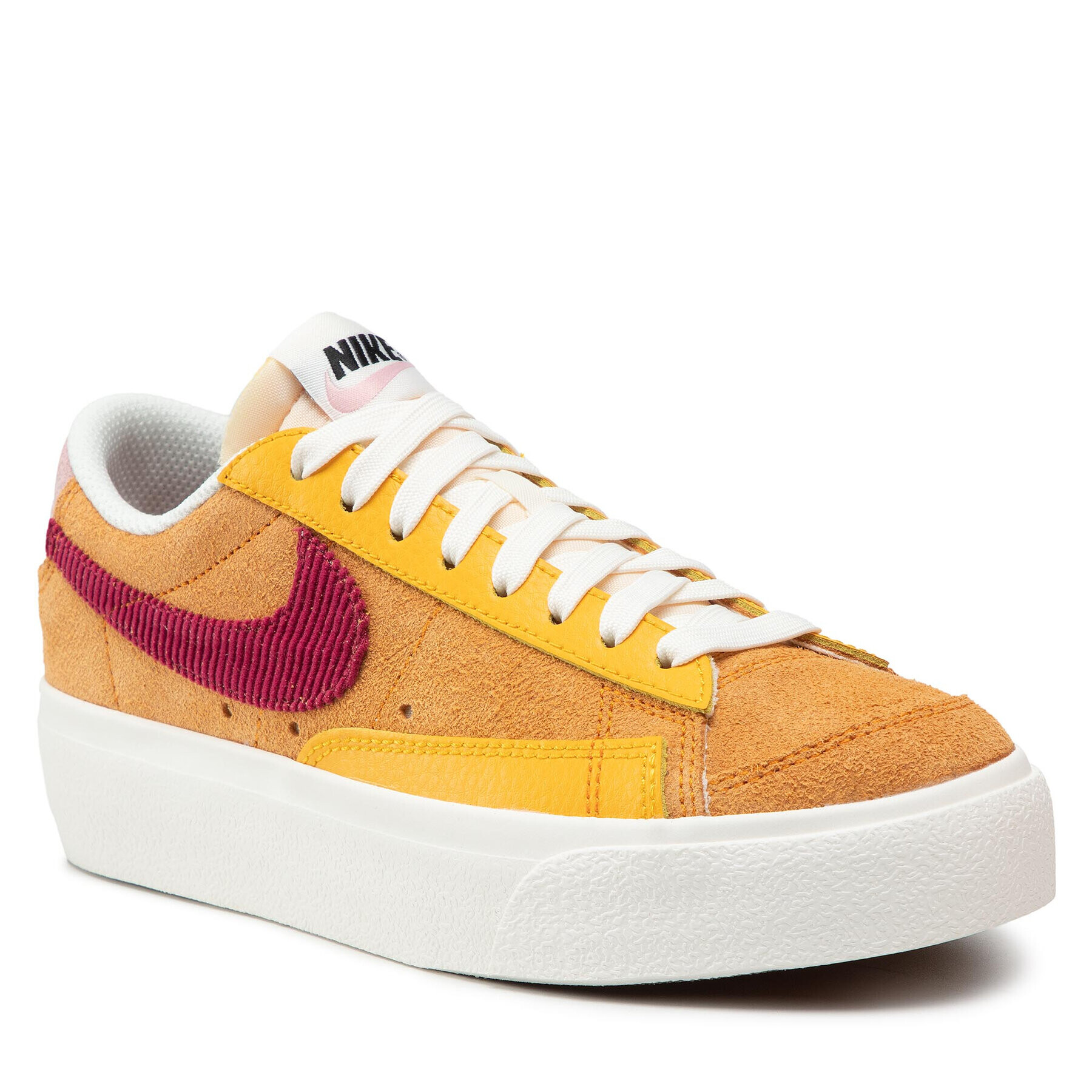 Nike Обувки Blazer Low Platform DO6721 700 Кафяв - Pepit.bg