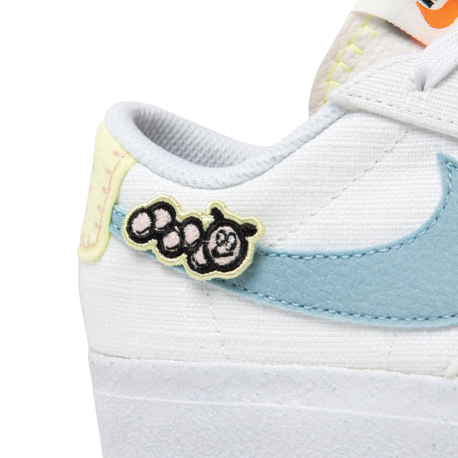 Nike Обувки Blazer Low Platform Se DJ6376 100 Бял - Pepit.bg