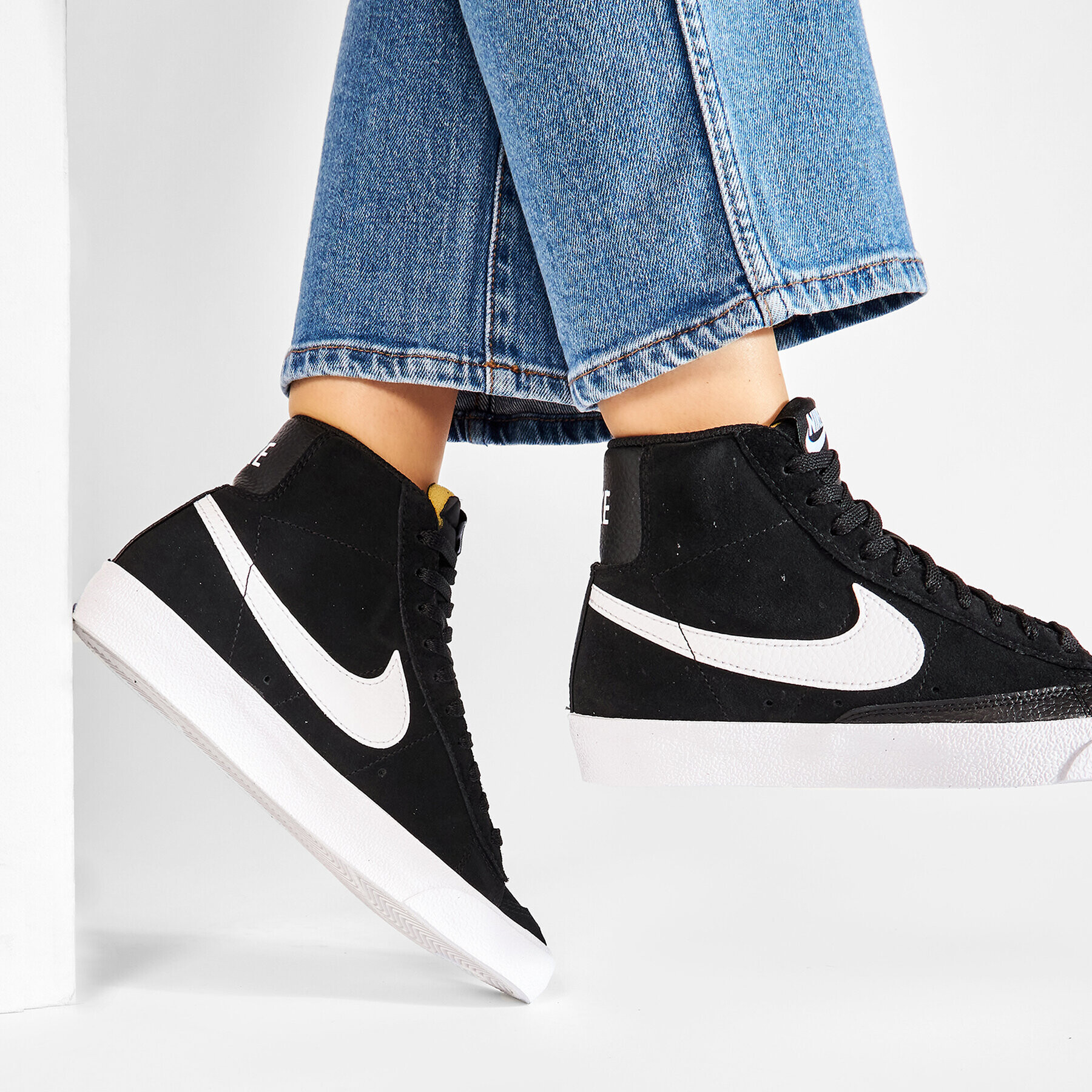 Nike Обувки Blazer Mid '77 DD6613 001 Черен - Pepit.bg