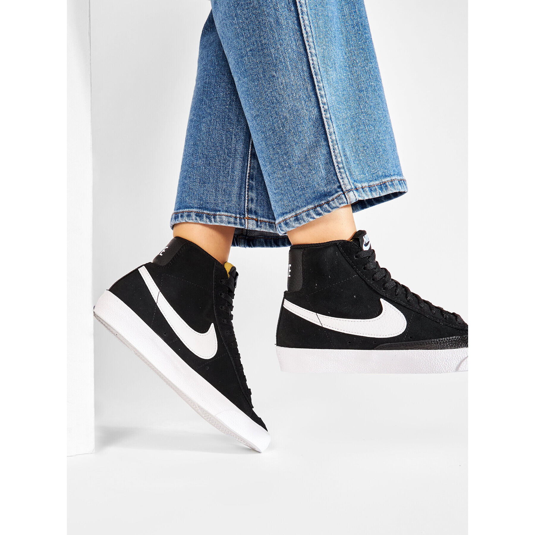 Nike Обувки Blazer Mid '77 DD6613 001 Черен - Pepit.bg