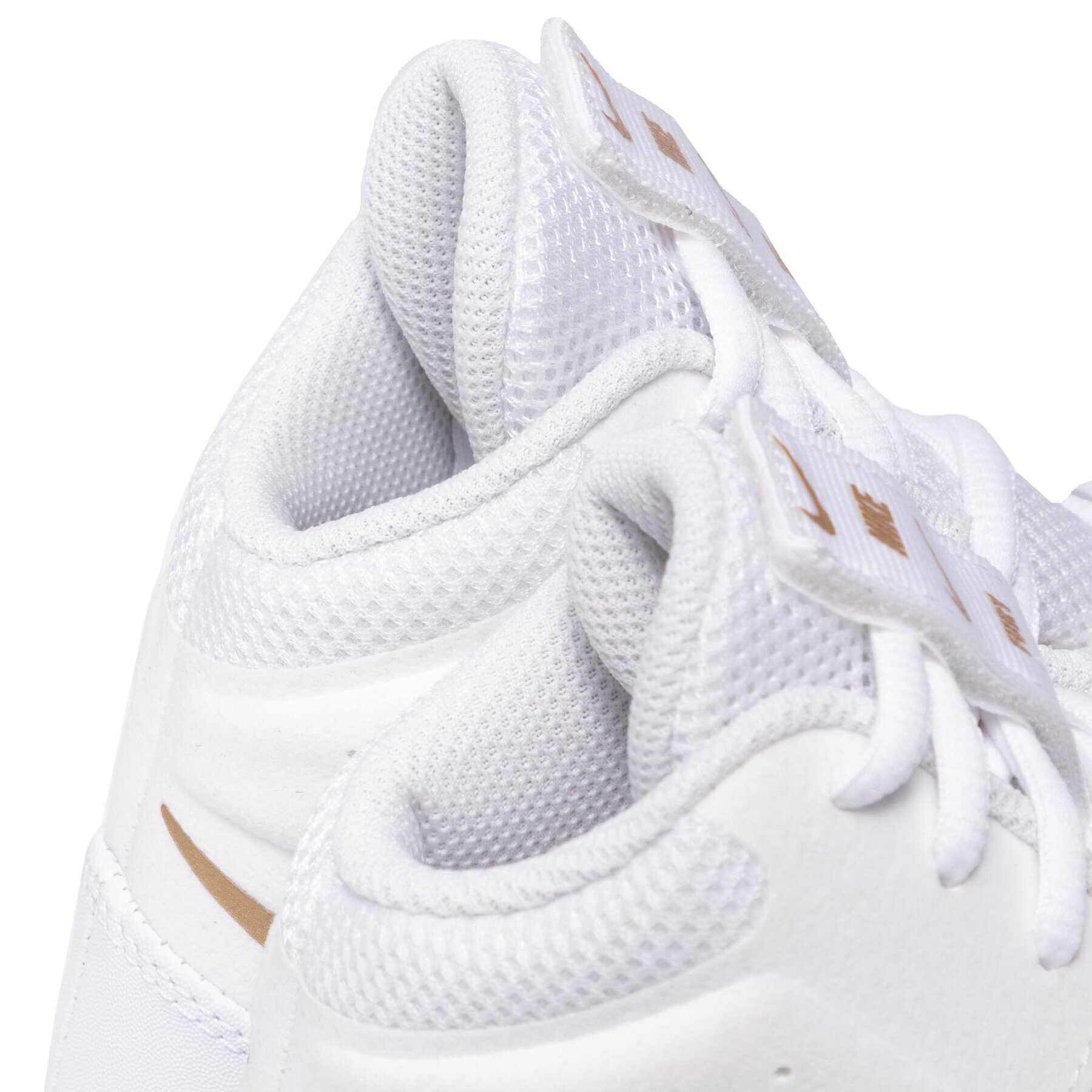 Nike Обувки Fury AO2416 170 Бял - Pepit.bg