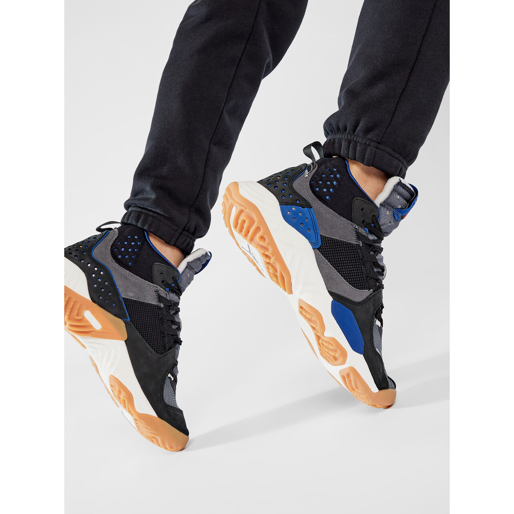 Nike Обувки Jordan Delta Mid DC2130 006 Черен - Pepit.bg