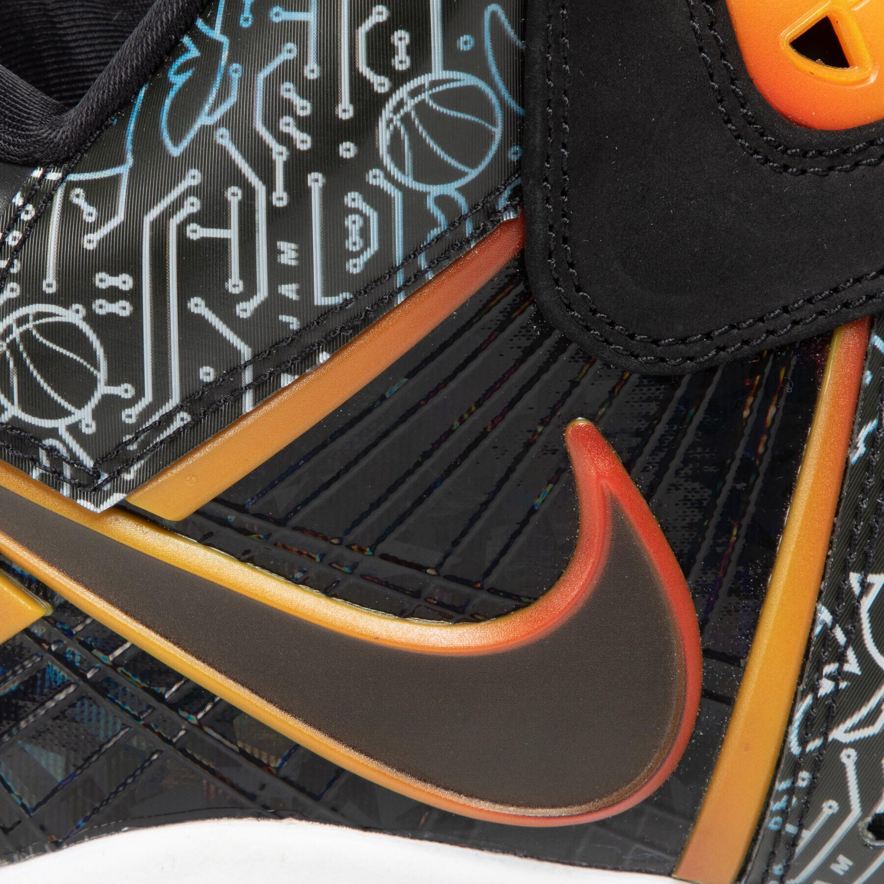 Nike Обувки Lebron VIII Qs DB1732 001 Черен - Pepit.bg