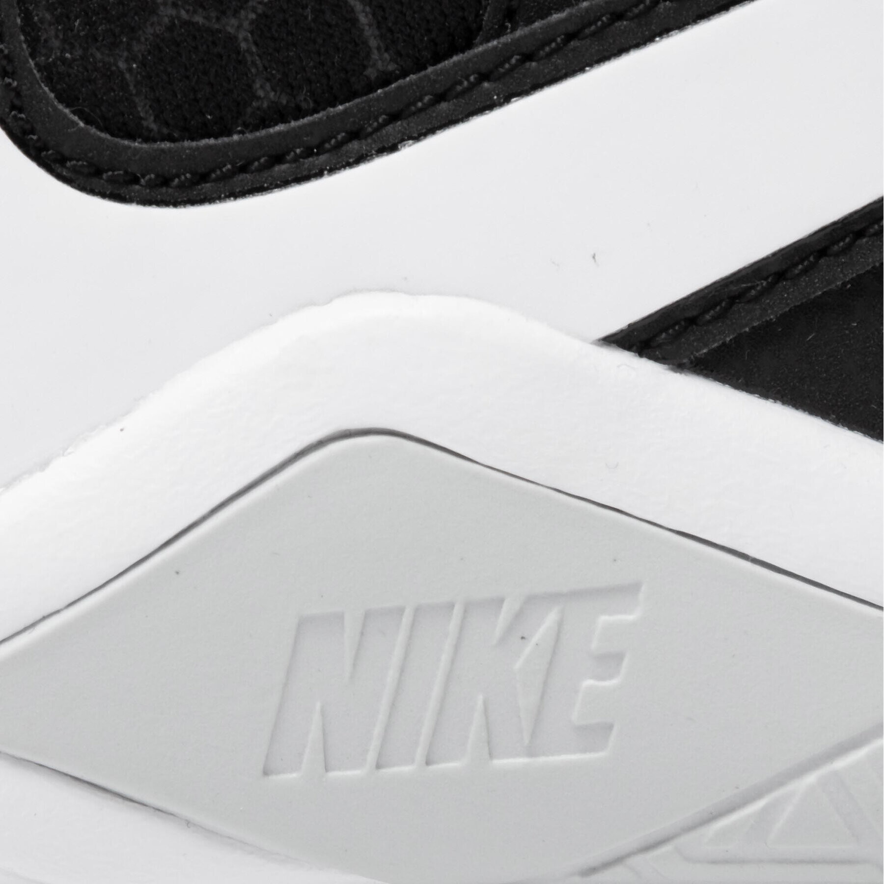 Nike Обувки Legend Essential 2 CQ9545 001 Черен - Pepit.bg