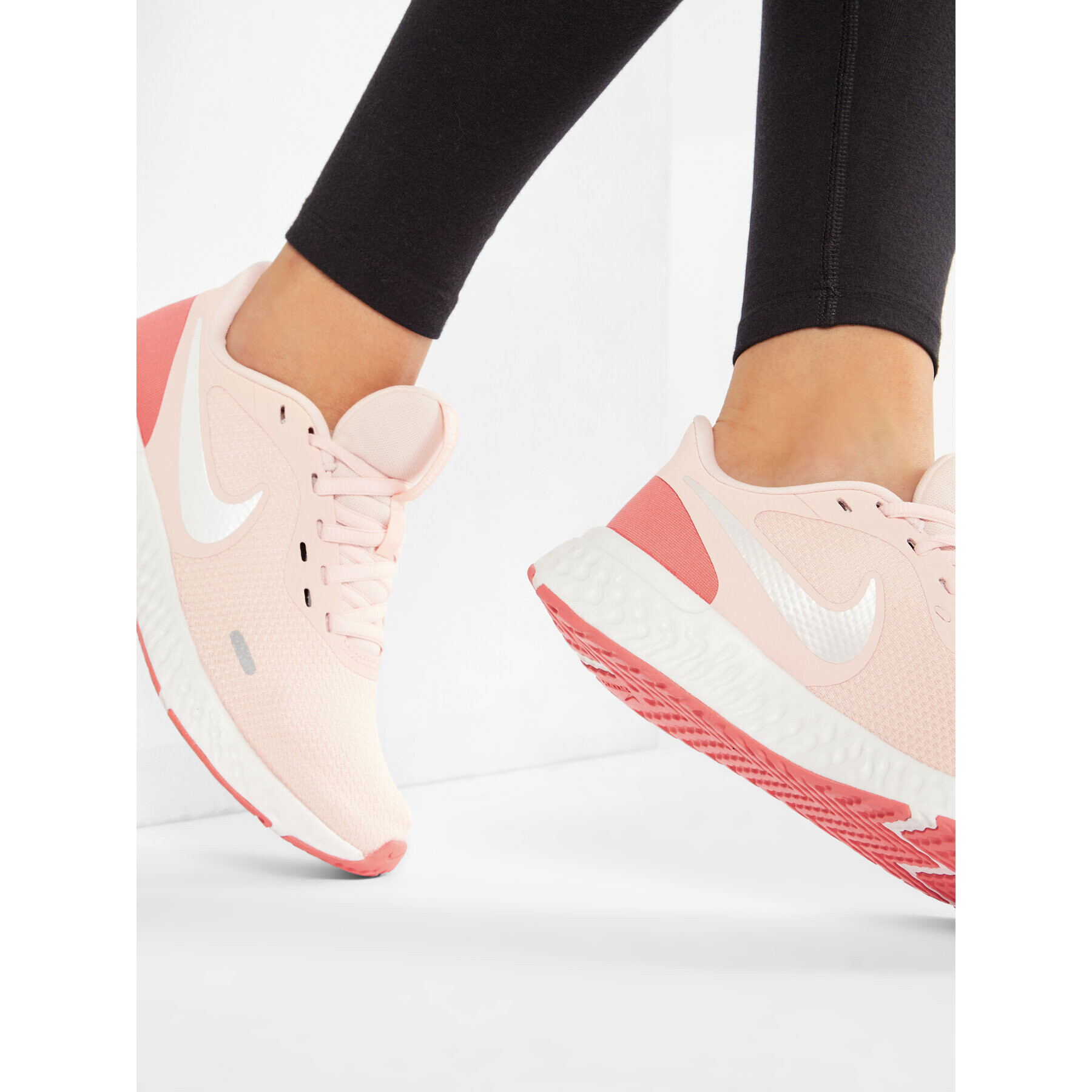 Nike Обувки Revolution 5 BQ3207 602 Розов - Pepit.bg