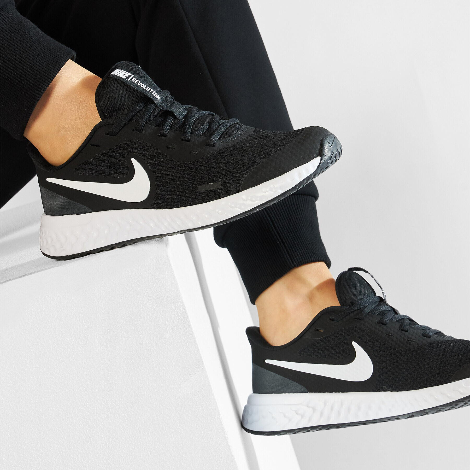 Nike Обувки Revolution 5 (GS) BQ5671 003 Черен - Pepit.bg