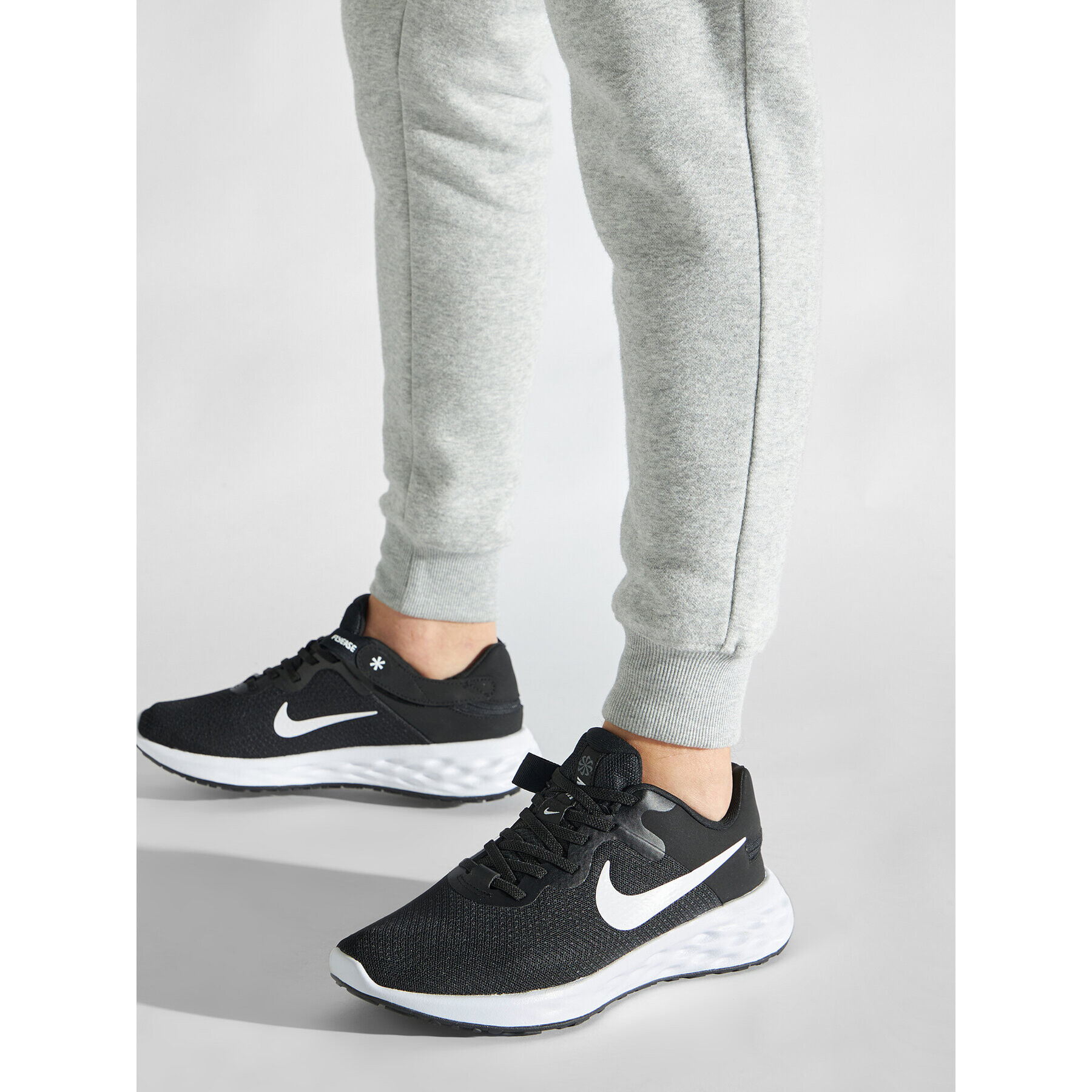 Nike Обувки Revolution 6 Flyease Nn DC8992 003 Черен - Pepit.bg