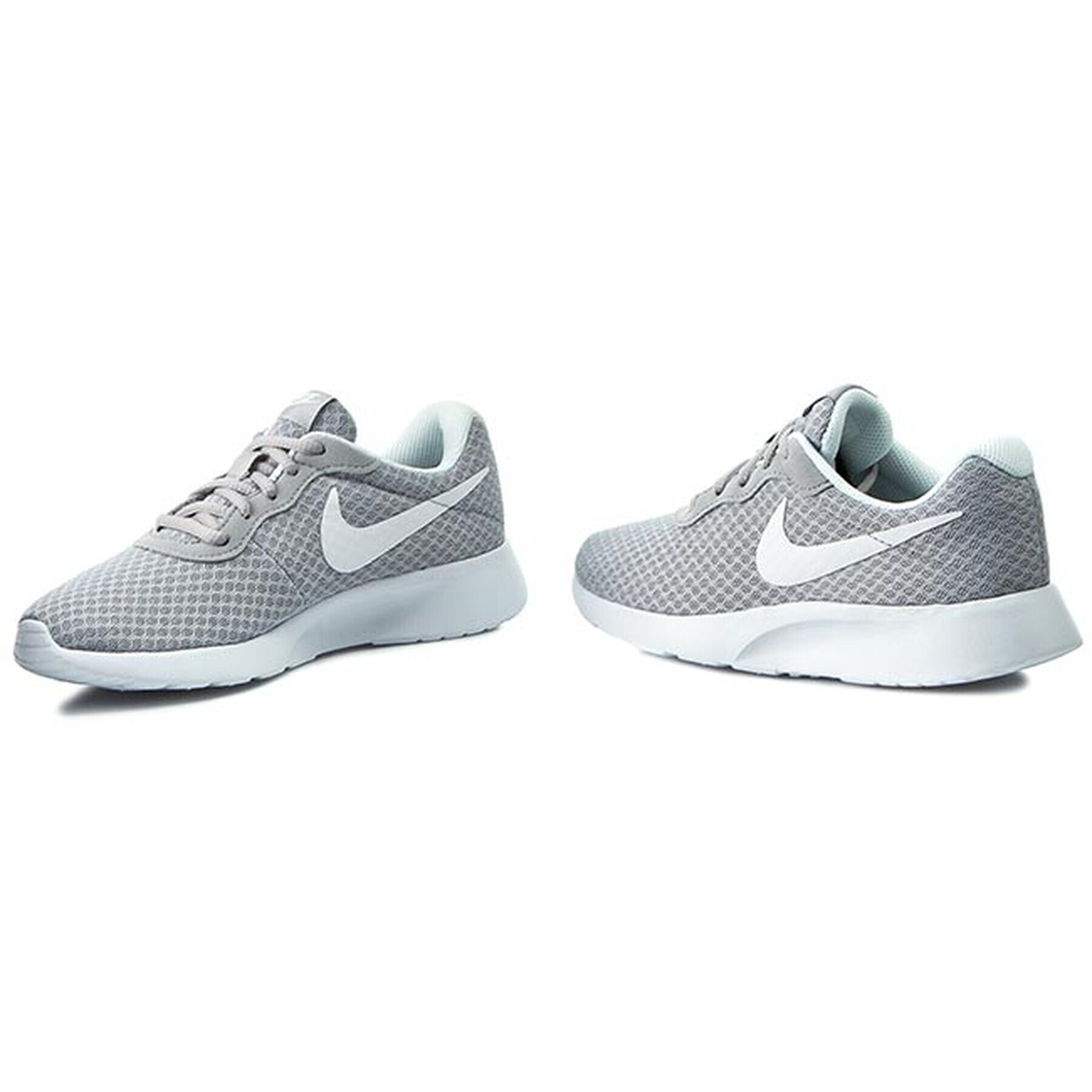 Nike Обувки Tanjun 812655 010 Сив - Pepit.bg
