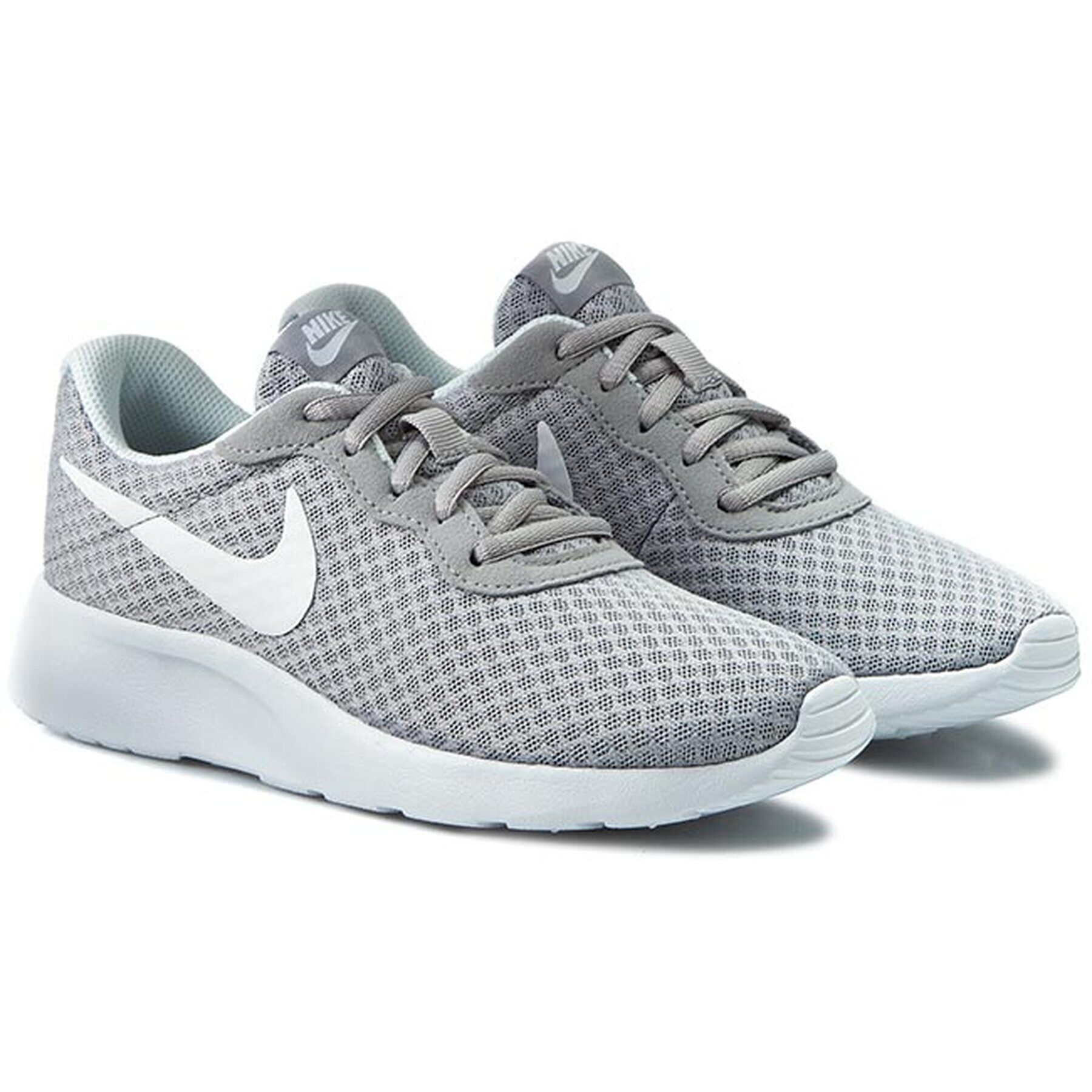 Nike Обувки Tanjun 812655 010 Сив - Pepit.bg