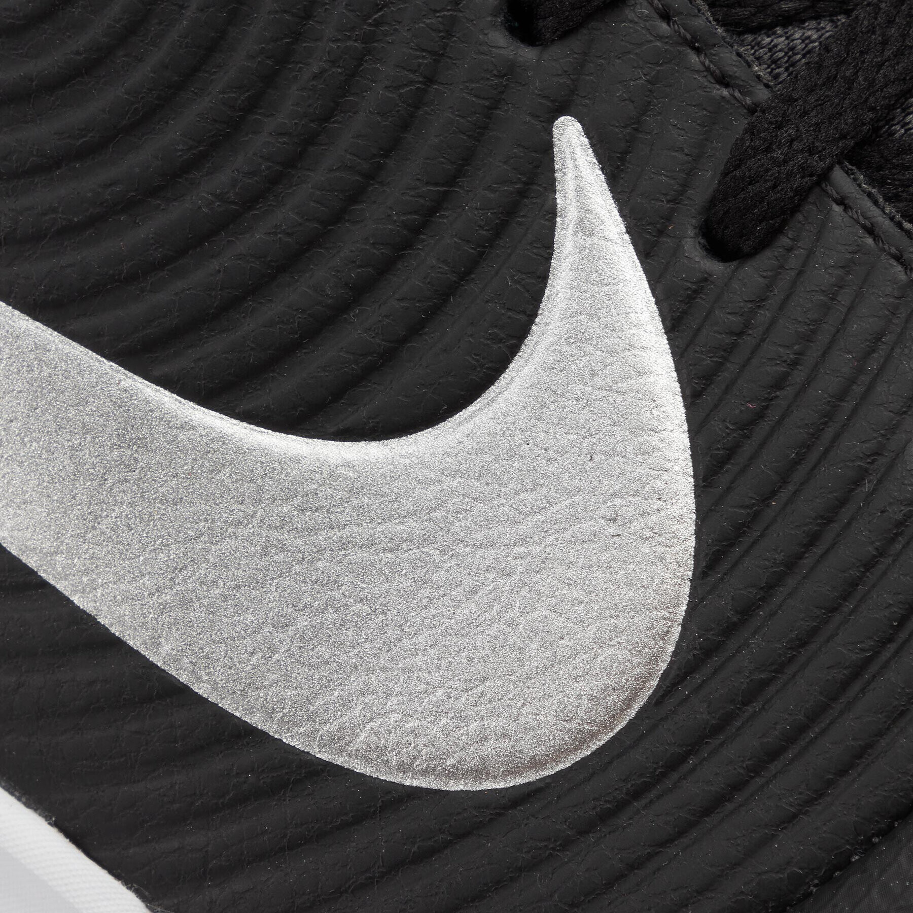 Nike Обувки Team Hustle D 9 (Gs) AQ4224 001 Черен - Pepit.bg