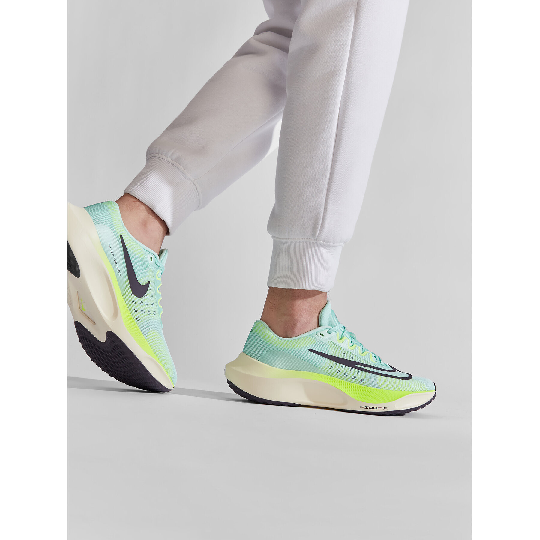 Nike Обувки Zoom Fly 5 DM8968 300 Зелен - Pepit.bg