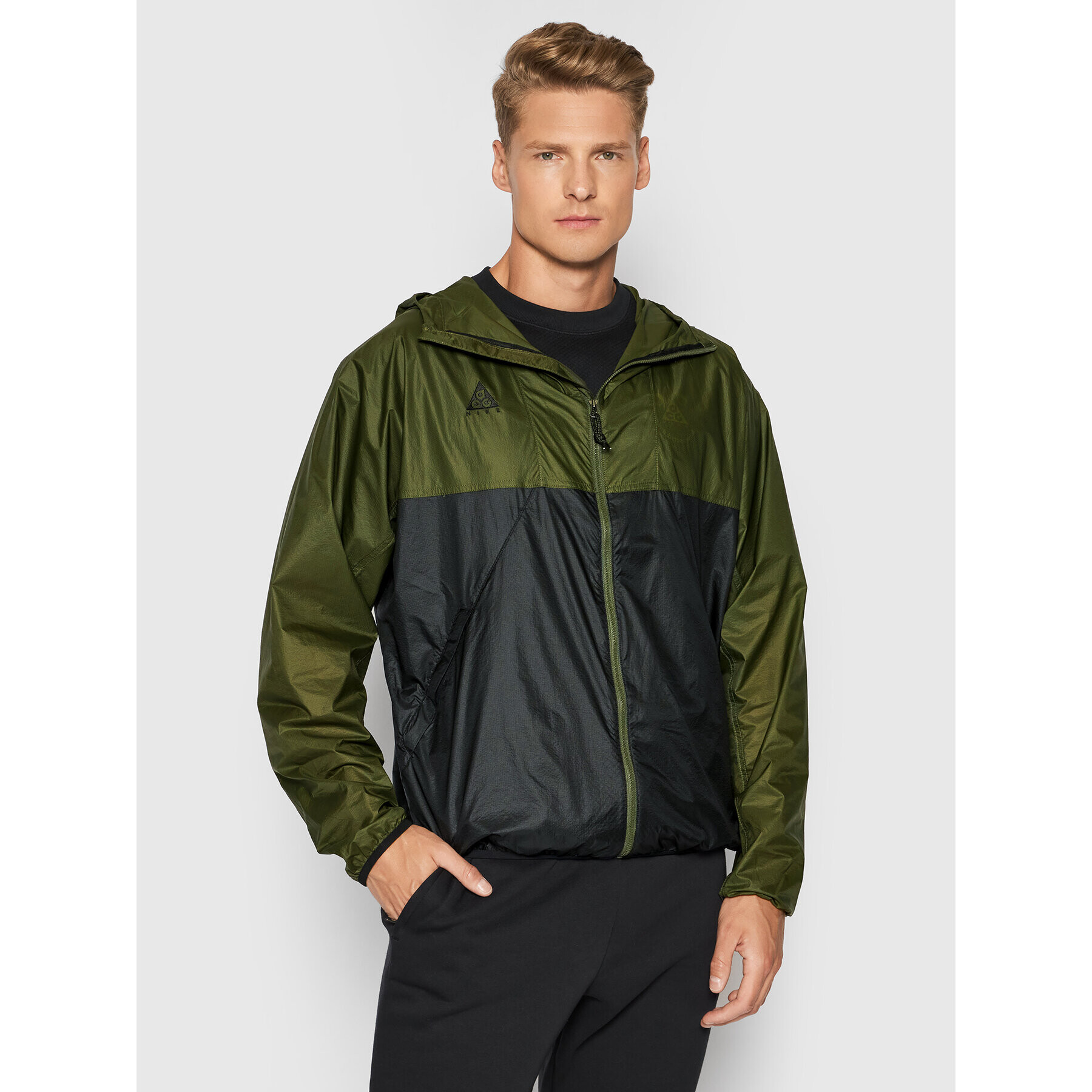 Nike Преходно яке ACG CK7238 Зелен Regular Fit - Pepit.bg