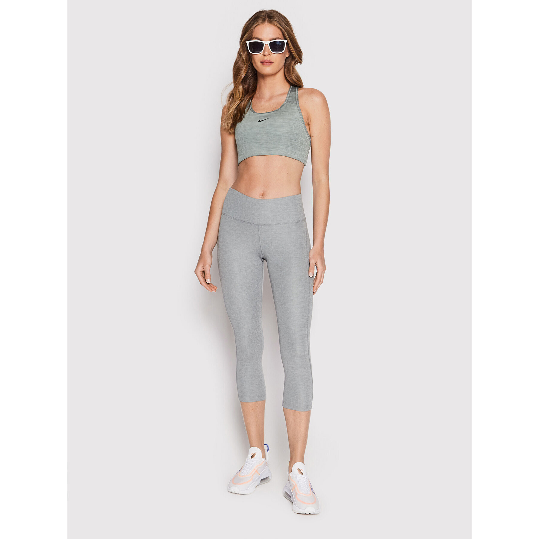 Nike Спортен сутиен Swoosh BV3636 Сив - Pepit.bg