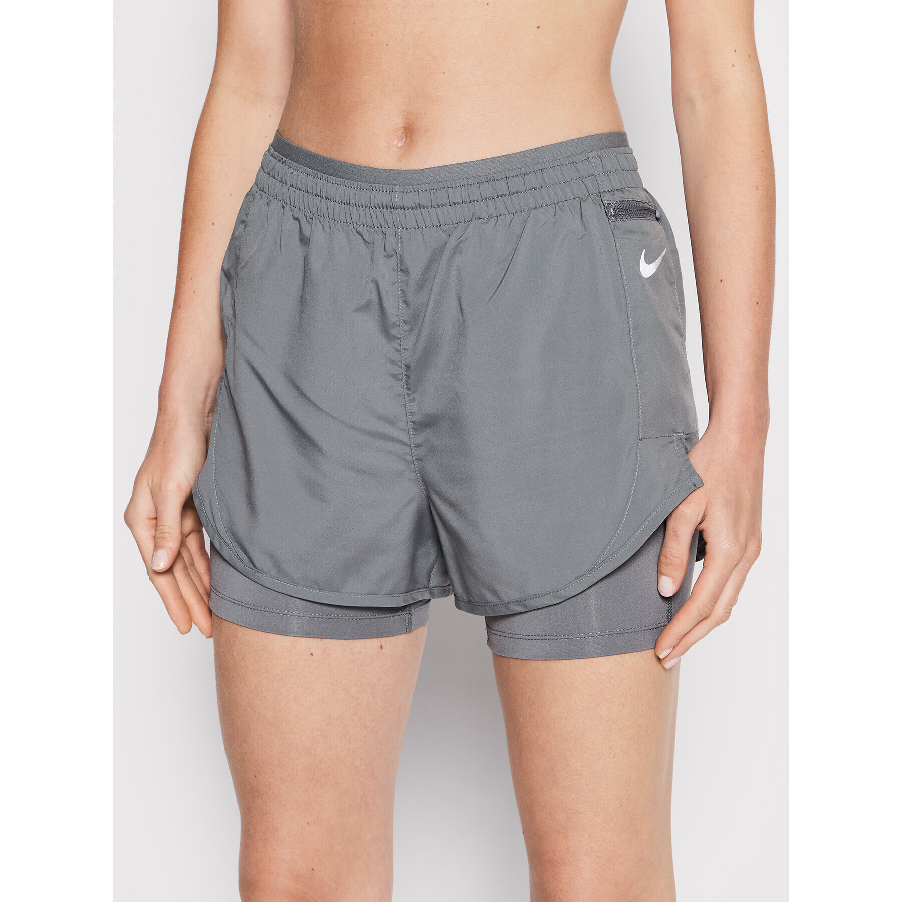 Nike Спортни шорти Tempo Luxe CZ9574 Сив Regular Fit - Pepit.bg