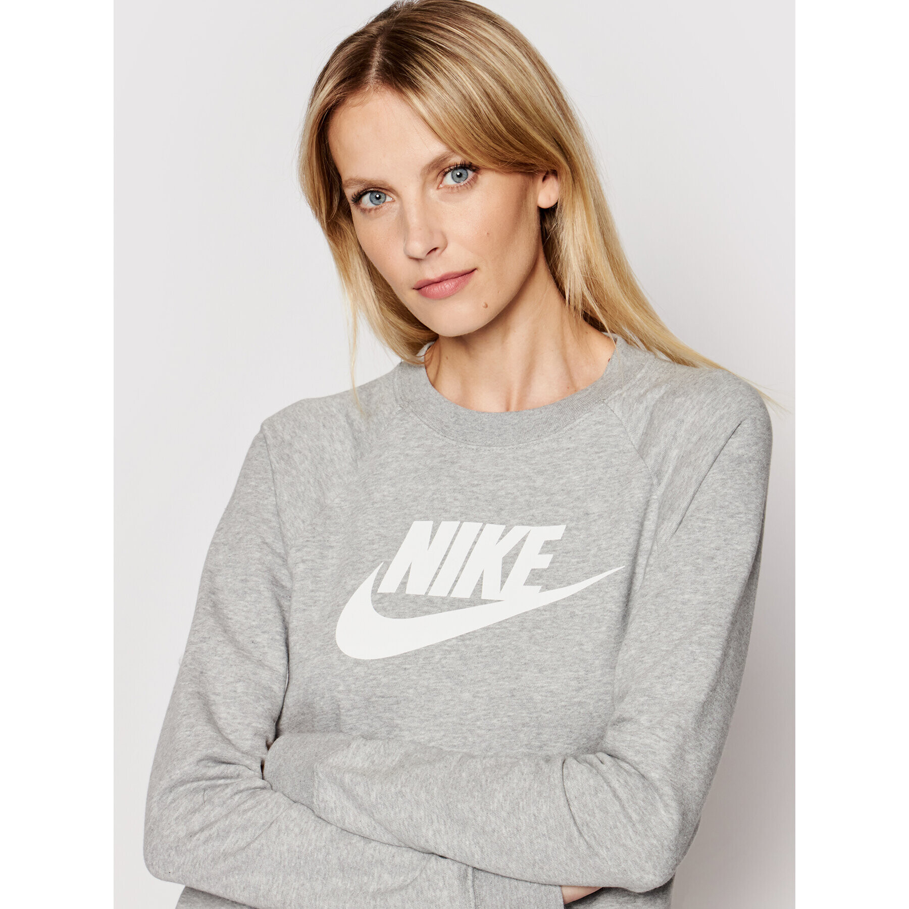 Nike Суитшърт Essential Crew BV4112 Сив Standard Fit - Pepit.bg