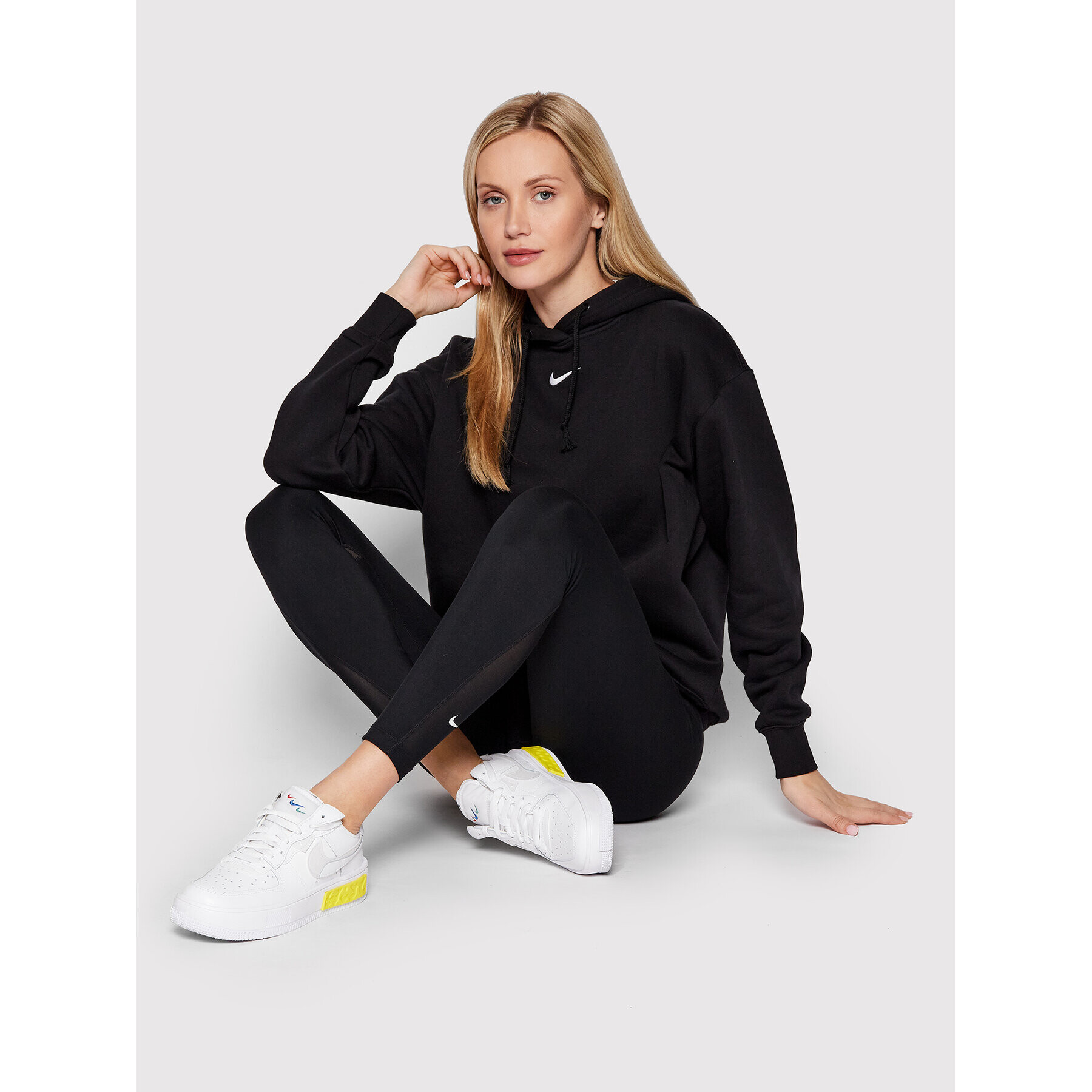 Nike Суитшърт Sportswear Collection Essentials DJ7668 Черен Oversize - Pepit.bg