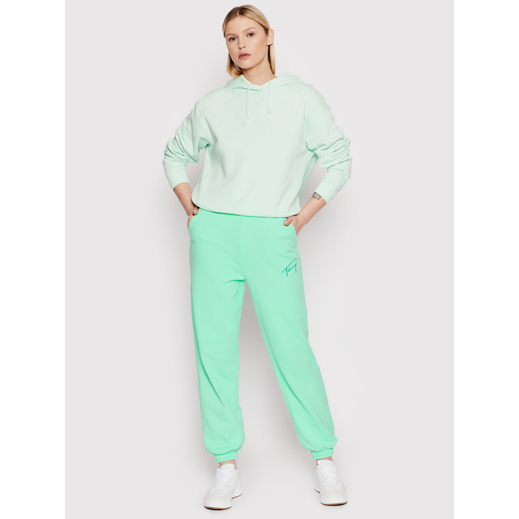 Nike Суитшърт Sportswear CZ2590 Зелен Oversize - Pepit.bg