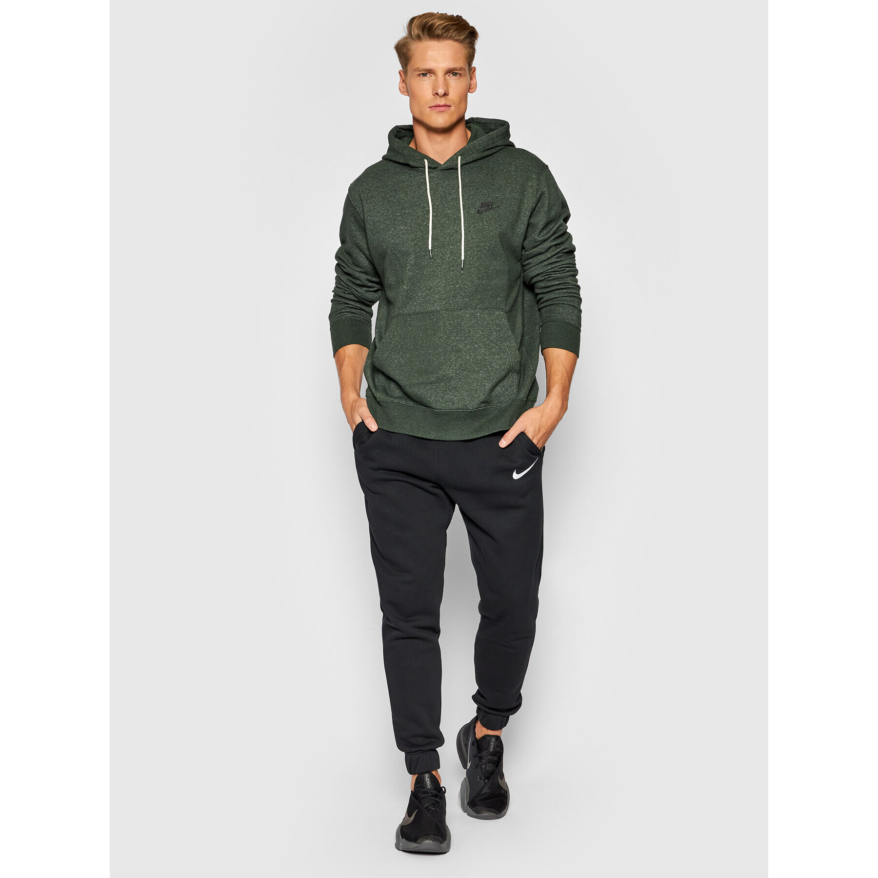 Nike Суитшърт Sportswear DA0680 Зелен Standard Fit - Pepit.bg