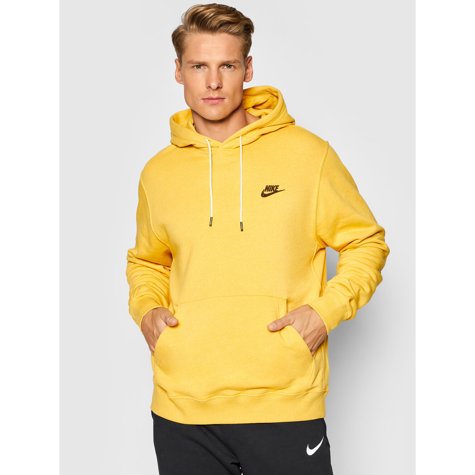 Nike Суитшърт Sportswear DA0680 Жълт Standard Fit - Pepit.bg