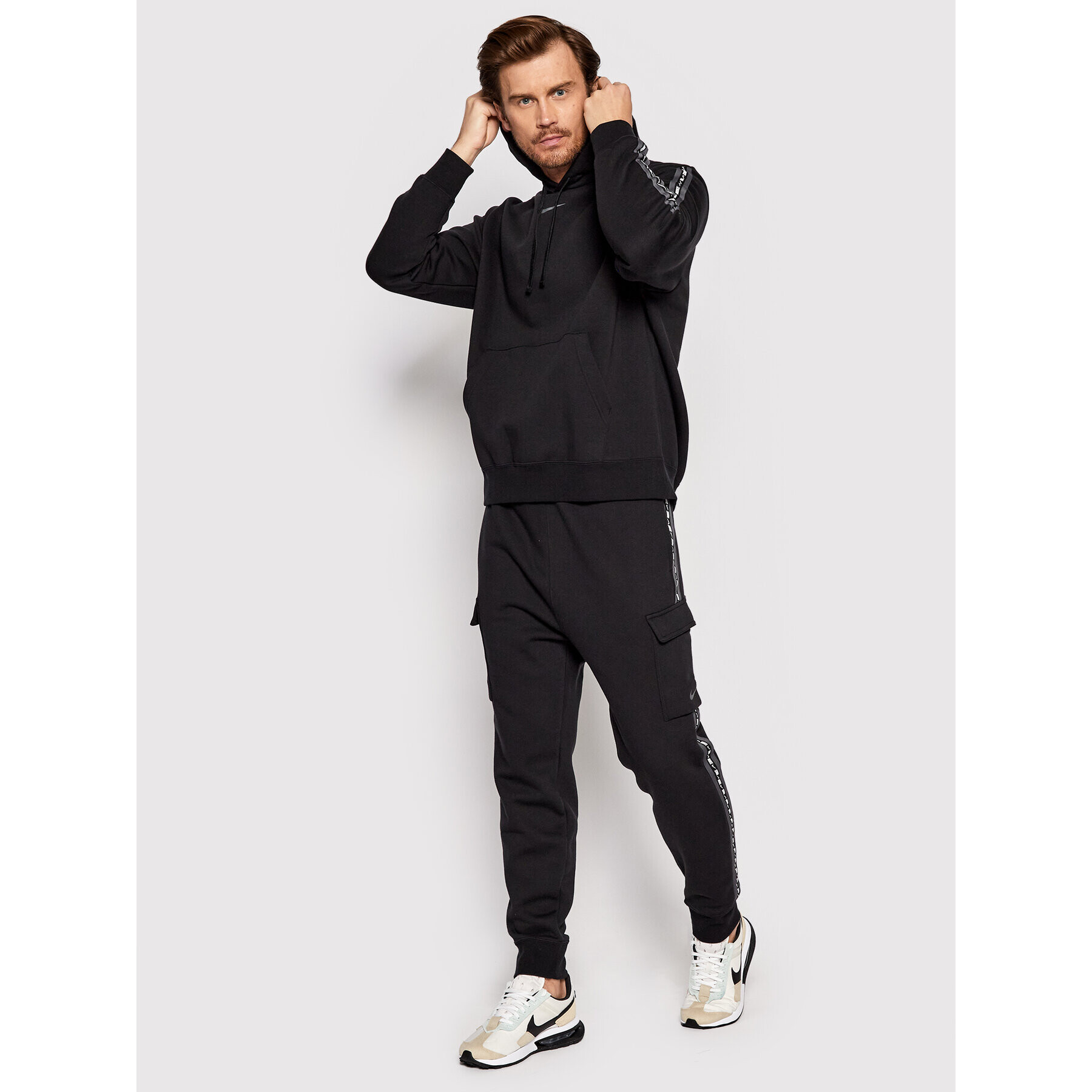 Nike Суитшърт Sportswear DM4676 Черен Relaxed Fit - Pepit.bg