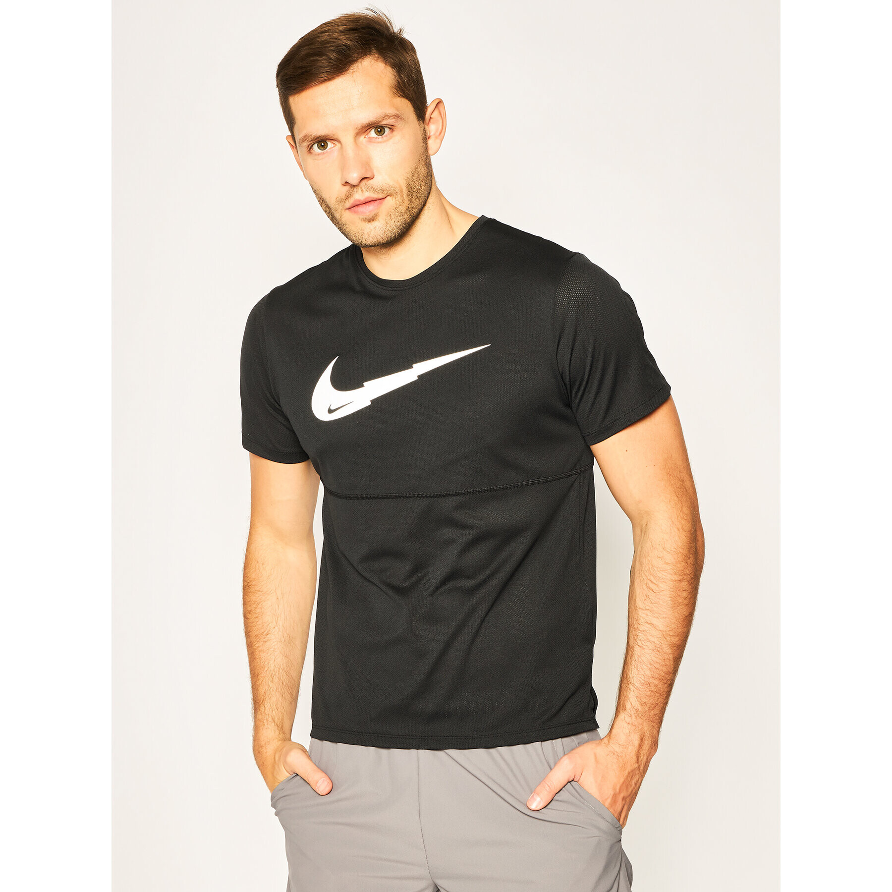 Nike Тениска от техническо трико Breathe Run Ss Wr Po Gx CJ5386 Черен Standard Fit - Pepit.bg