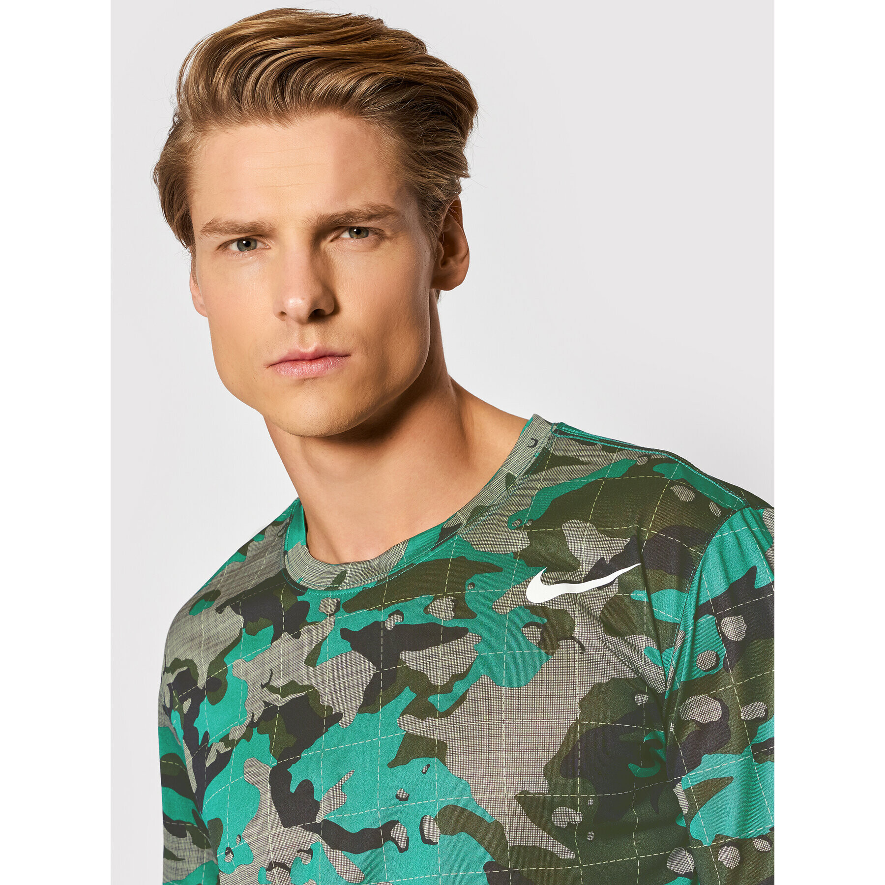 Nike Тениска от техническо трико DD6886 Dri-Fit Зелен Regular Fit - Pepit.bg