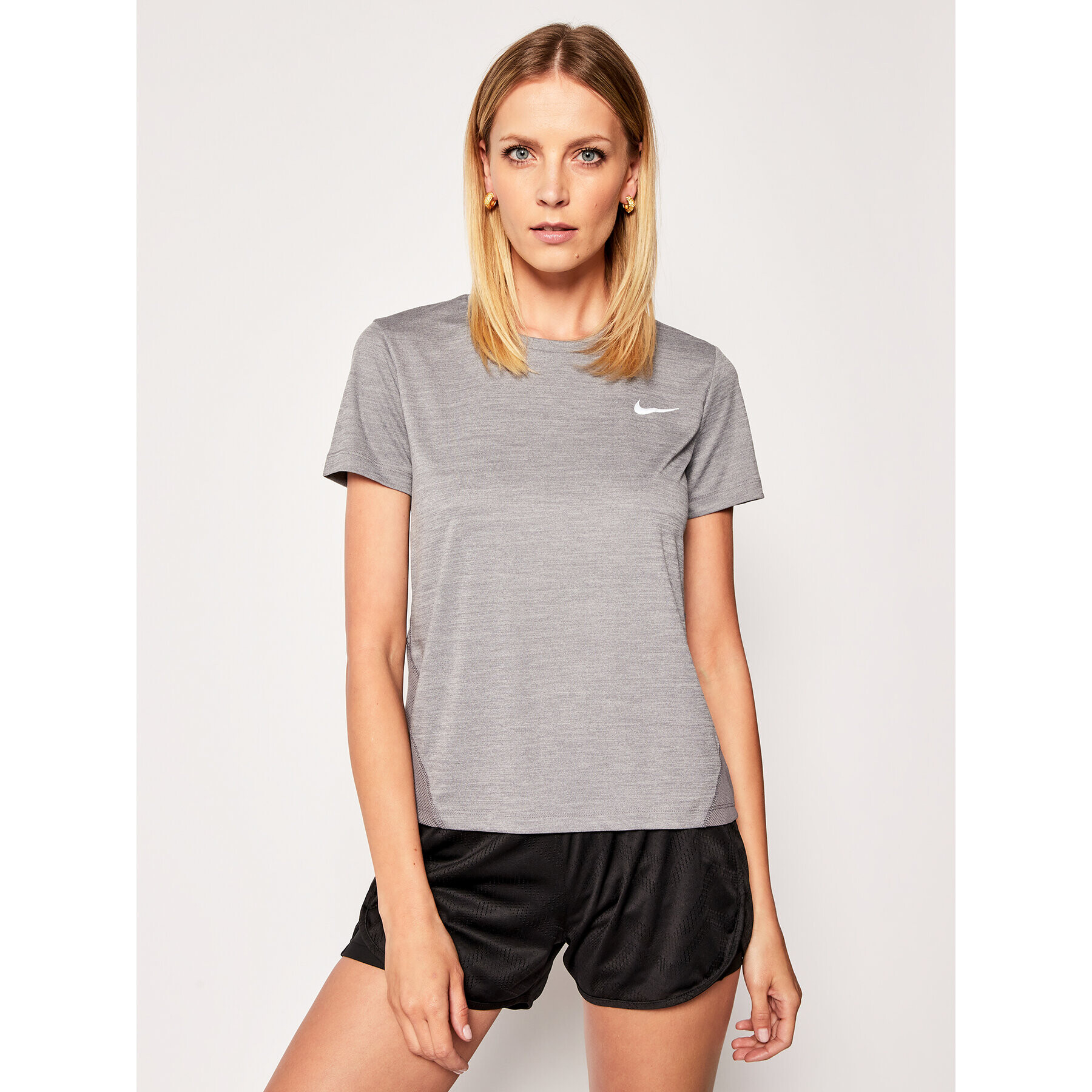 Nike Тениска от техническо трико Miler AJ8121 Сив Standard Fit - Pepit.bg