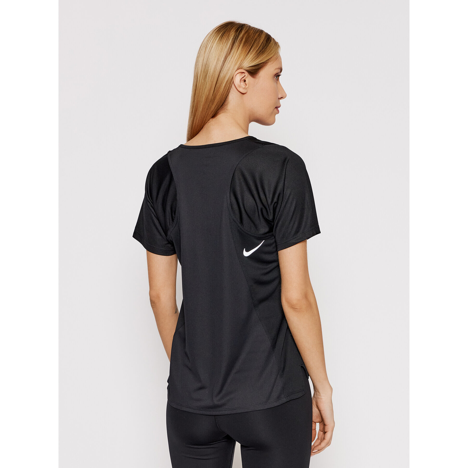 Nike Тениска от техническо трико Race DD5927 Черен Slim Fit - Pepit.bg