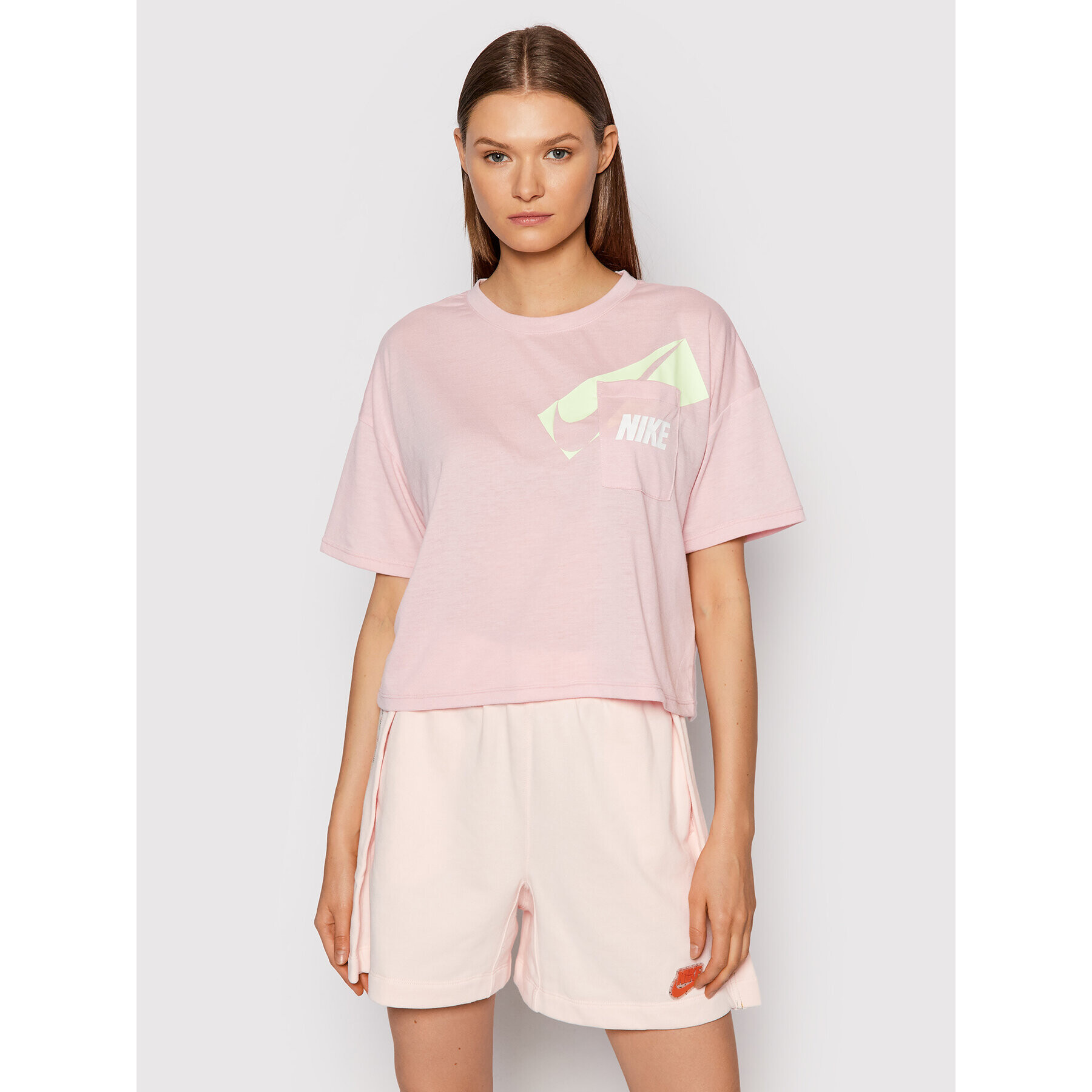 Nike Тишърт Dri-FIT Graphic DC7189 Розов Oversize - Pepit.bg