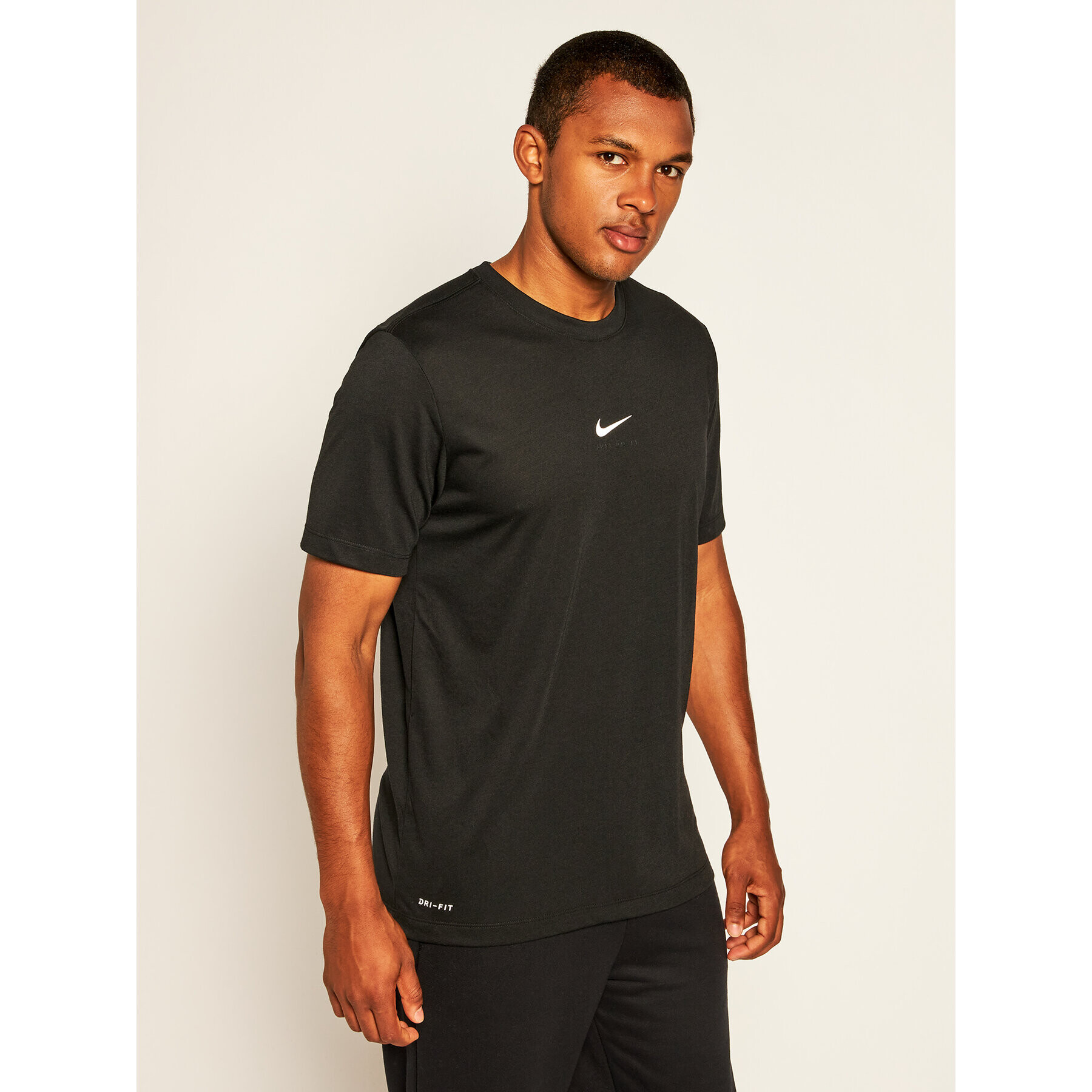 Nike Тишърт Dri-Fit Swoosh CT6478 Черен Standard Fit - Pepit.bg