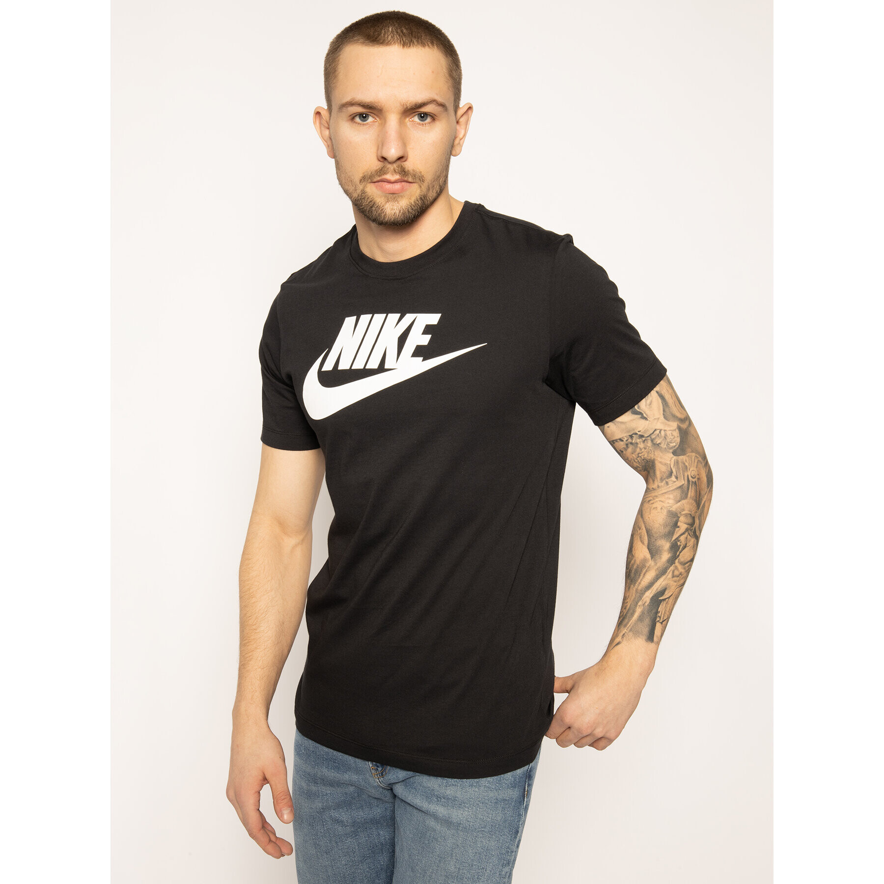 Nike Тишърт Icon Futura AR5004 Черен Regular Fit - Pepit.bg