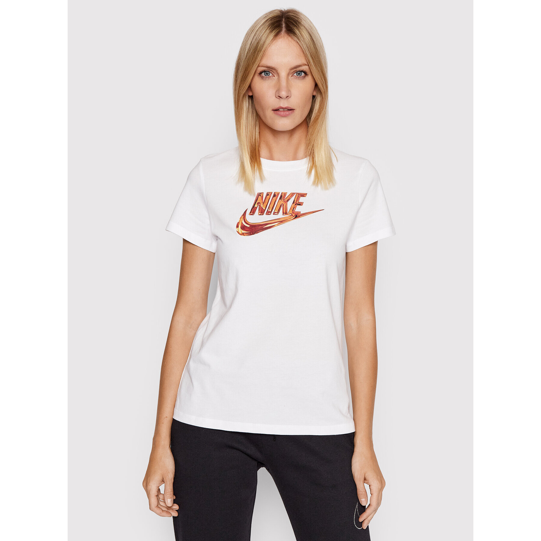 Nike Тишърт Sportswear DM2802 Бял Regular Fit - Pepit.bg