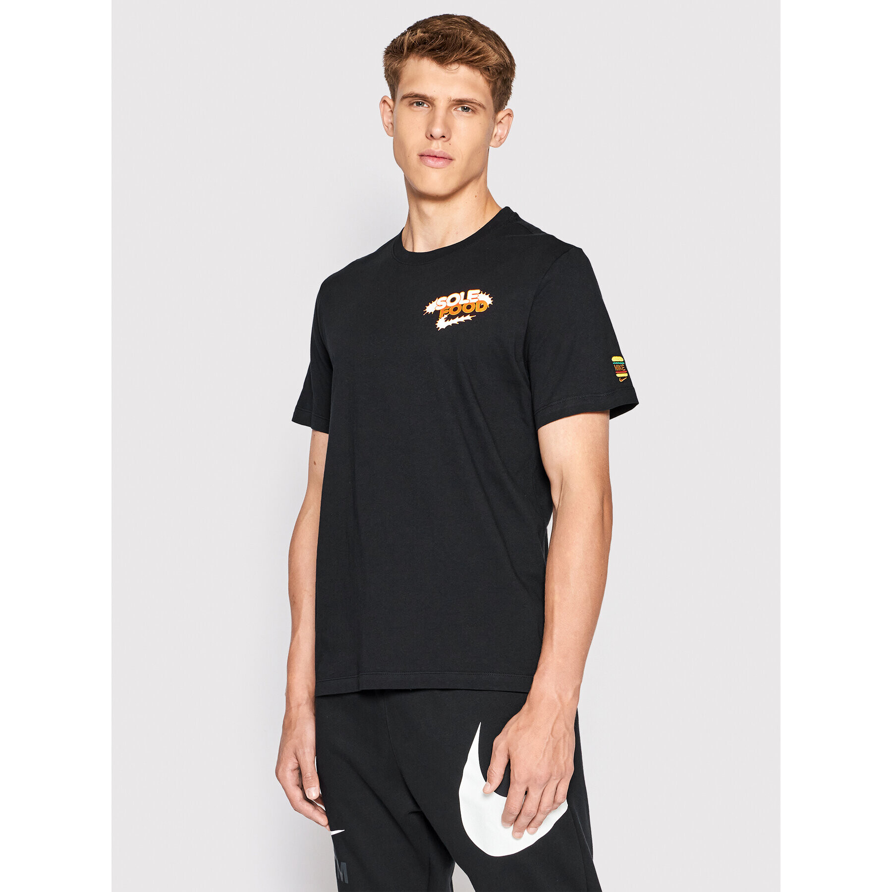 Nike Тишърт Sportswear DN5177 Черен Regular Fit - Pepit.bg