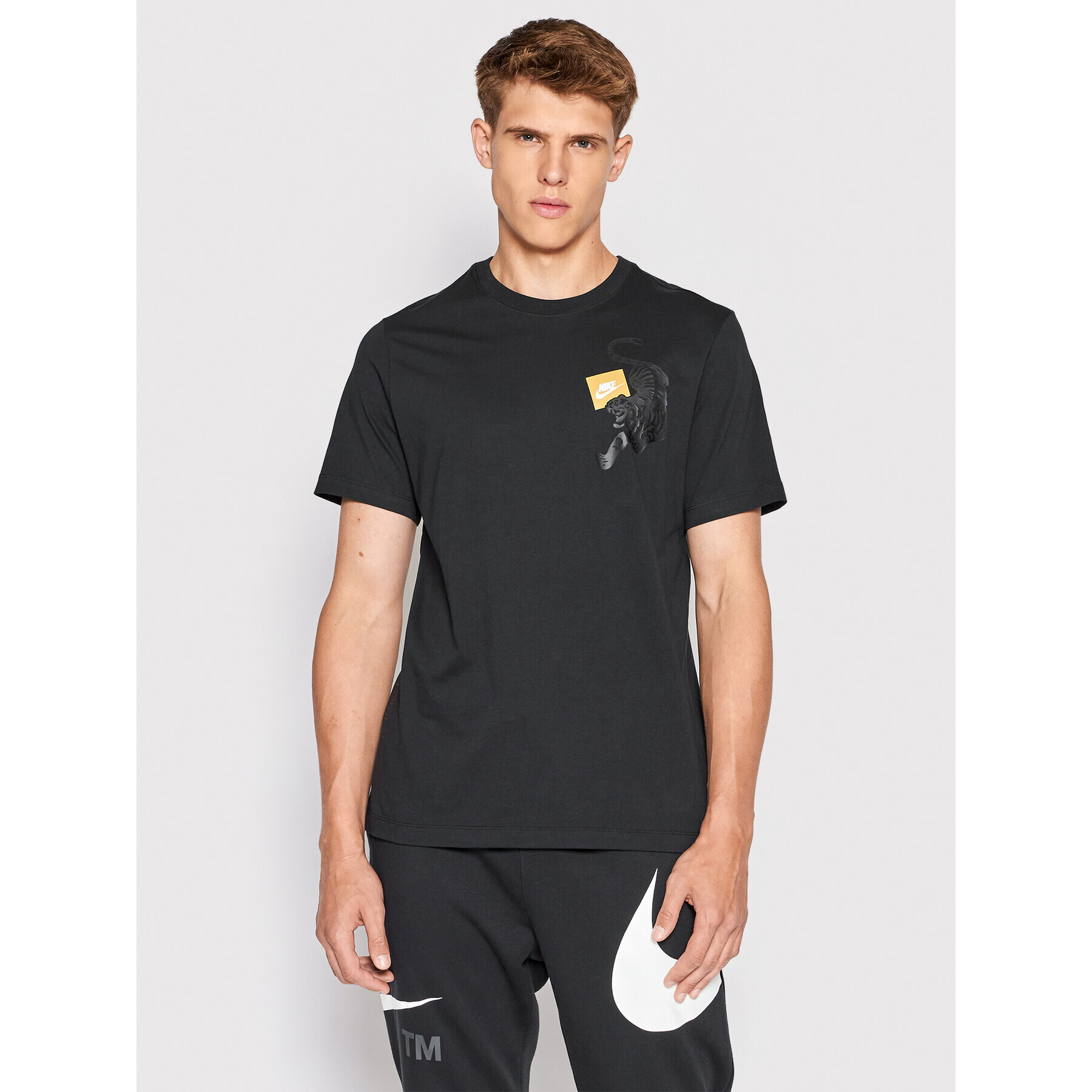 Nike Тишърт Sportswear DN5184 Черен Regular Fit - Pepit.bg