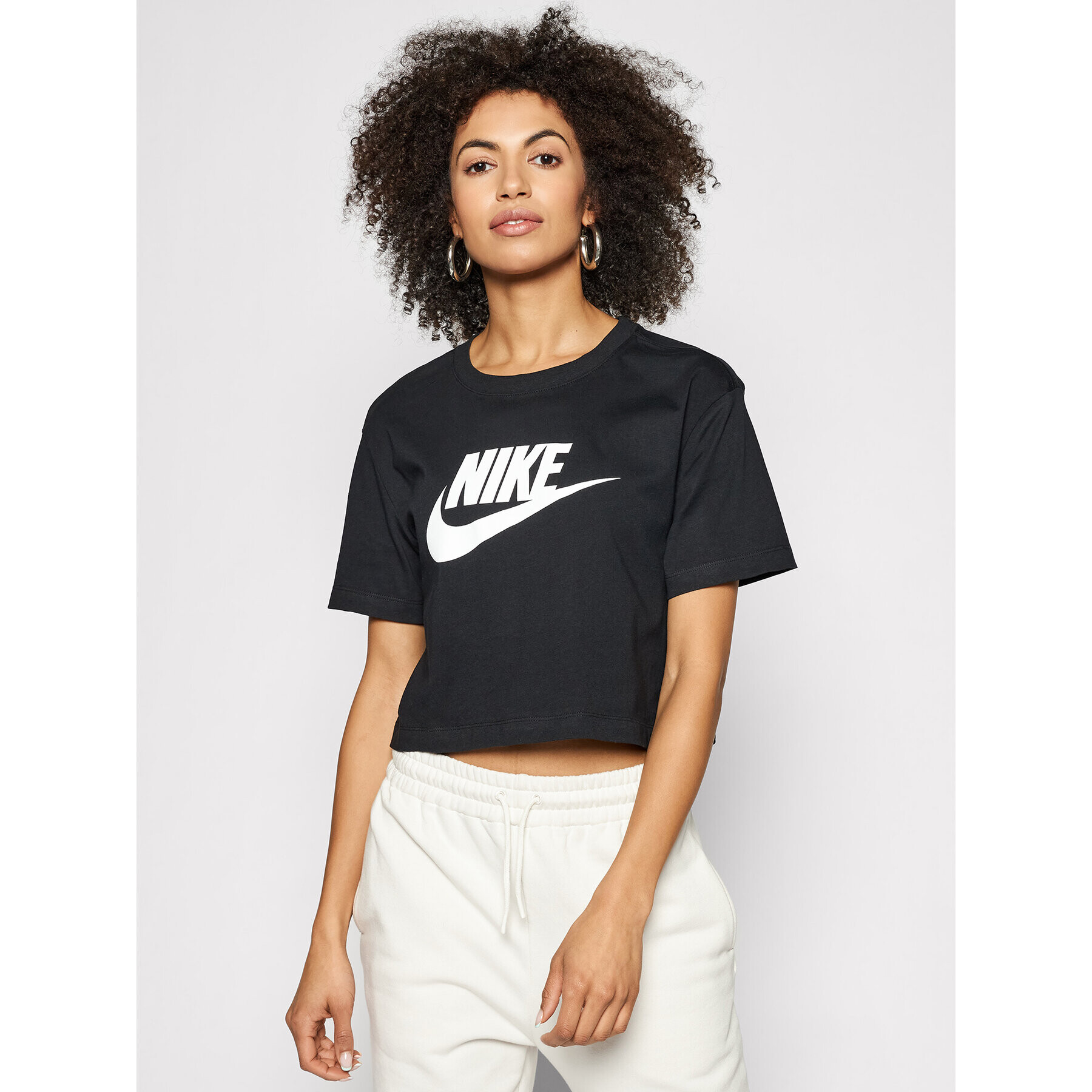 Nike Тишърт Sportswear Essential BV6175 Черен Loose Fit - Pepit.bg