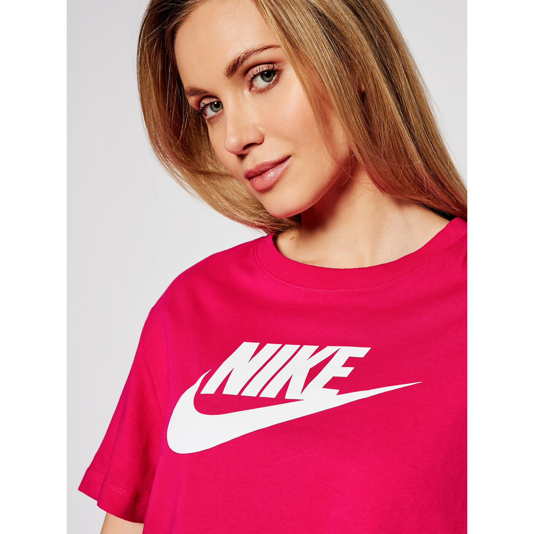 Nike Тишърт Sportswear Essential BV6175 Розов Loose Fit - Pepit.bg