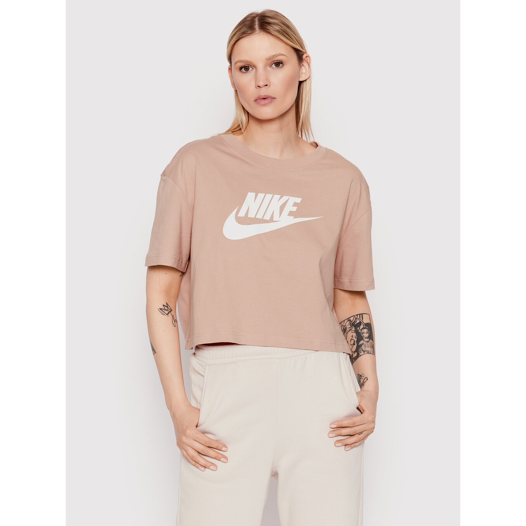 Nike Тишърт Sportswear Essential BV6175 Розов Loose Fit - Pepit.bg