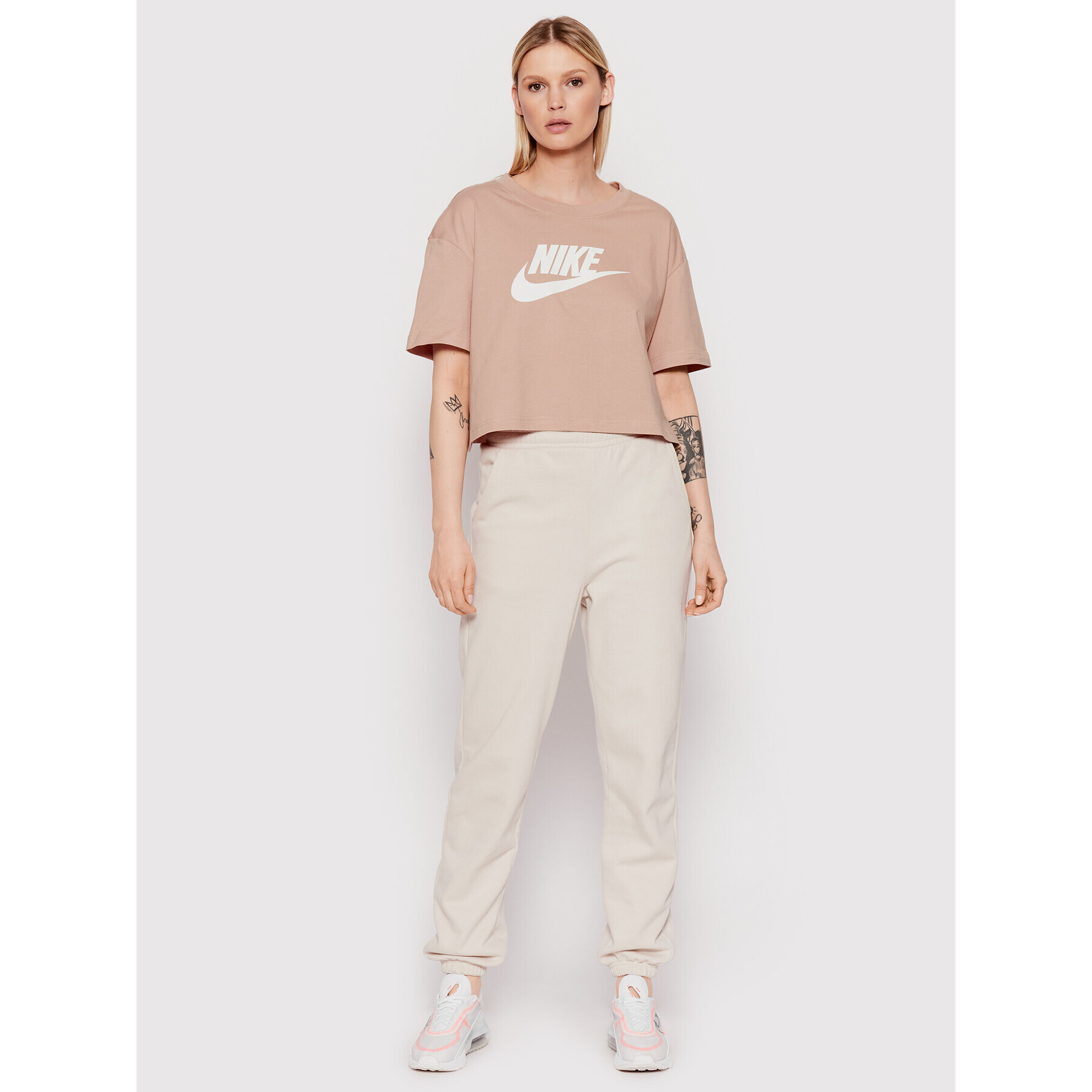 Nike Тишърт Sportswear Essential BV6175 Розов Loose Fit - Pepit.bg