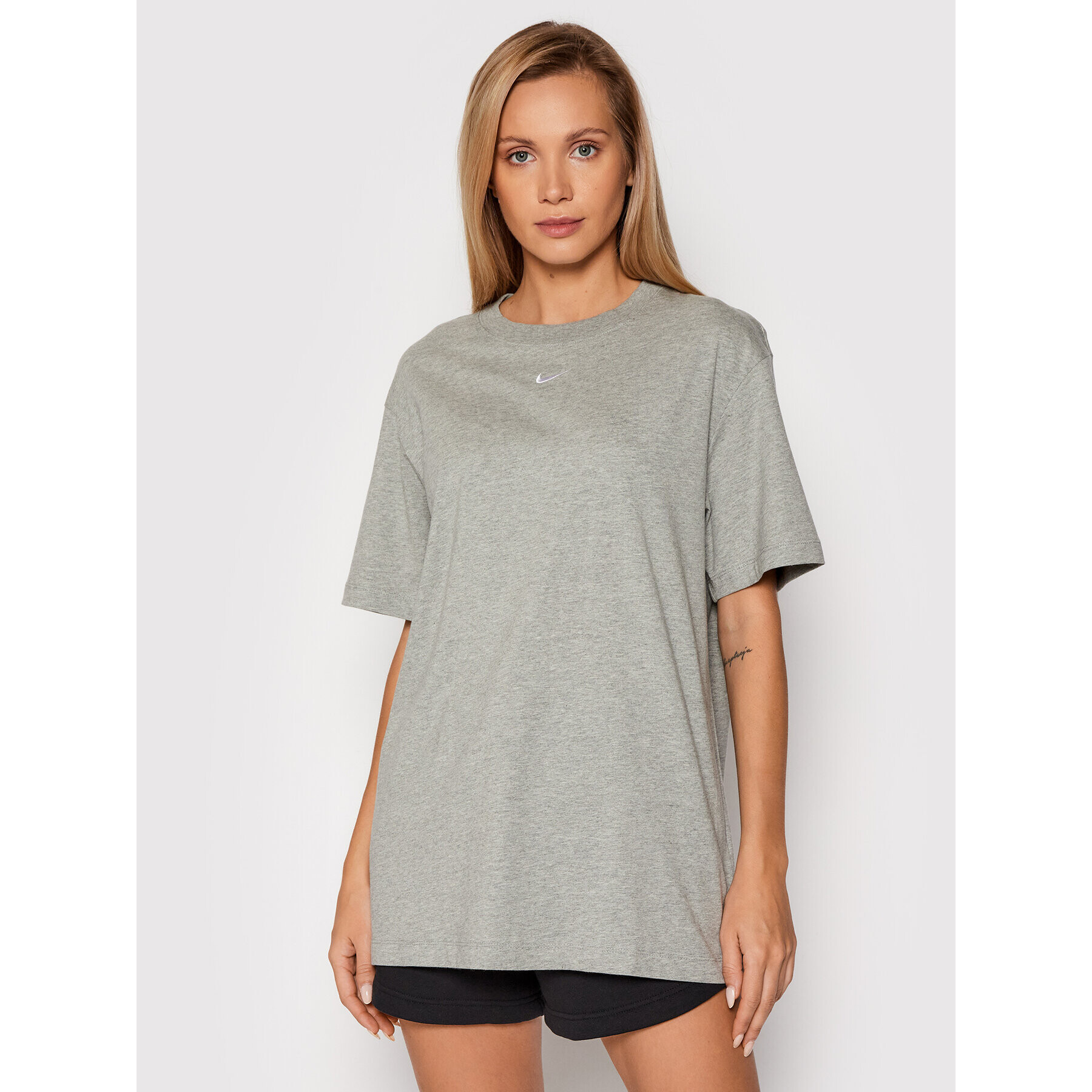 Nike Тишърт Sportswear Essential DH4255 Сив Oversize - Pepit.bg