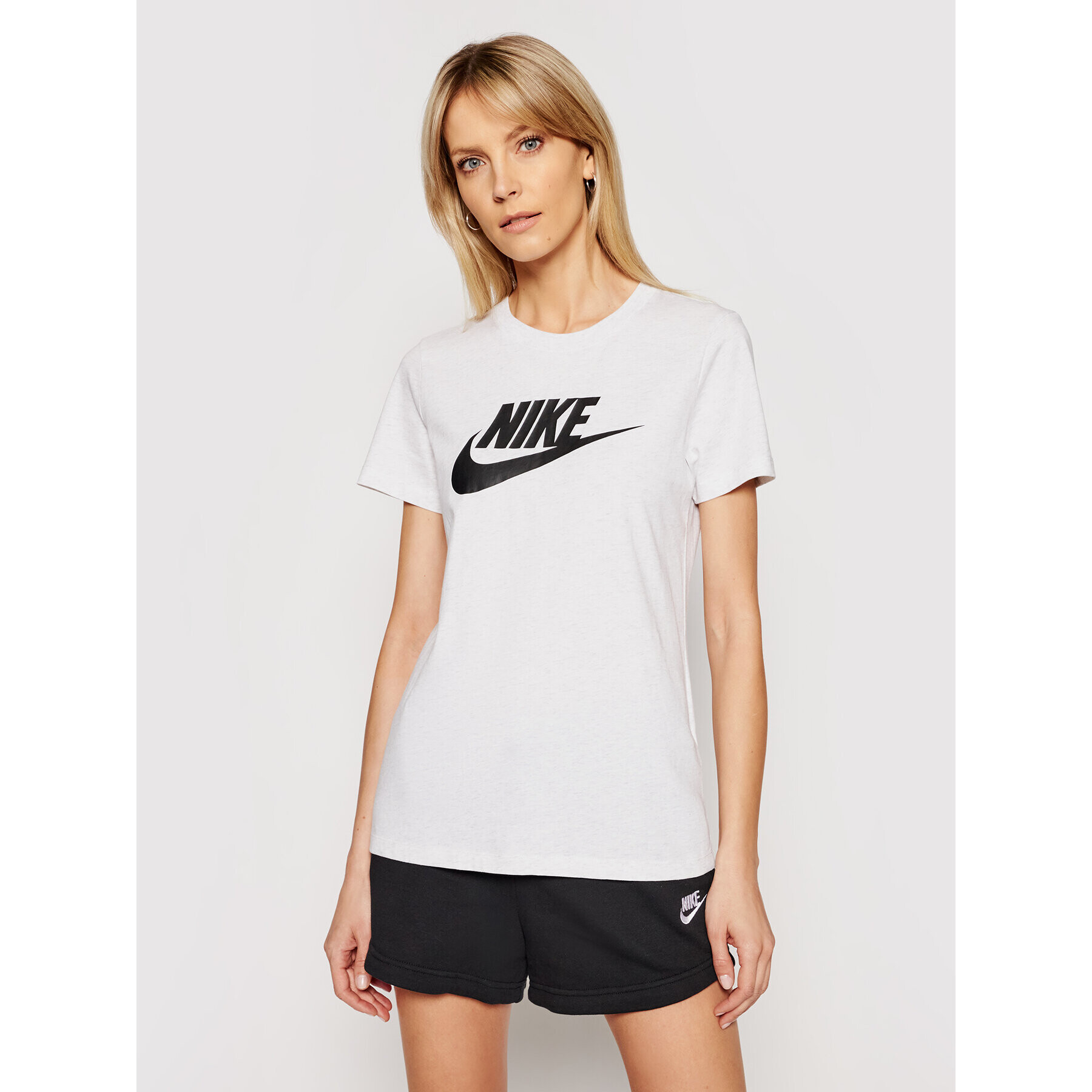 Nike Тишърт Sportswear Essetnial BV6169 Сив Standard Fit - Pepit.bg