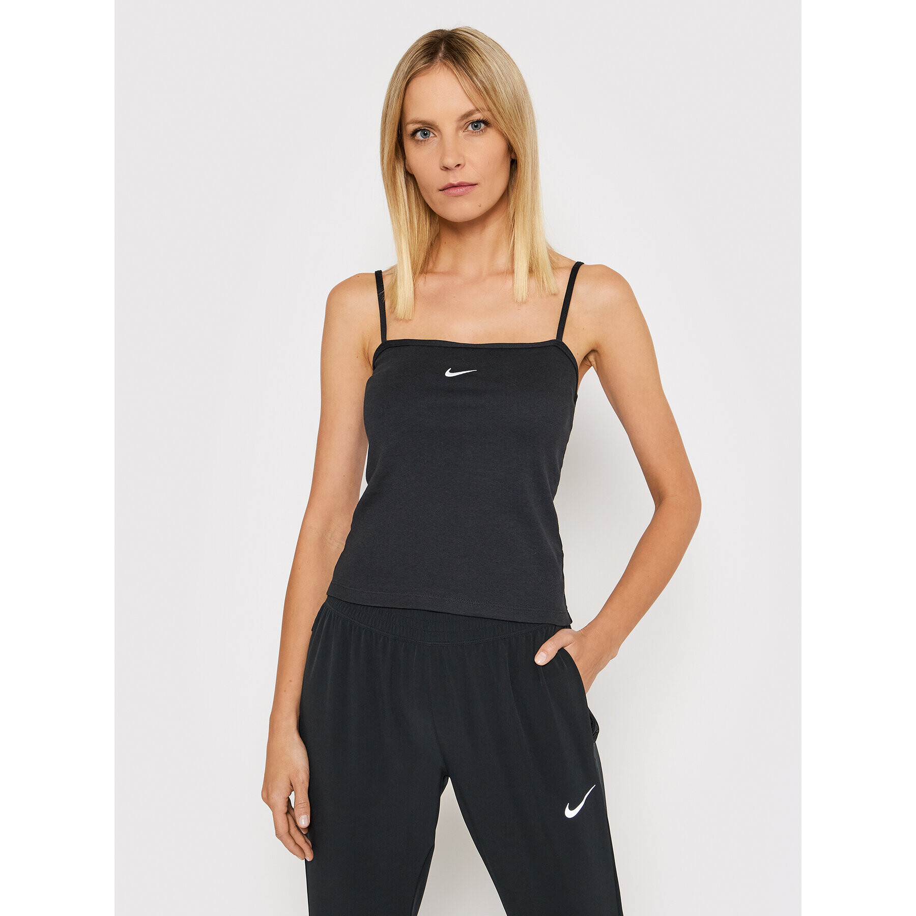 Nike топ Sportswear Essentials CZ9294 Черен Regular Fit - Pepit.bg