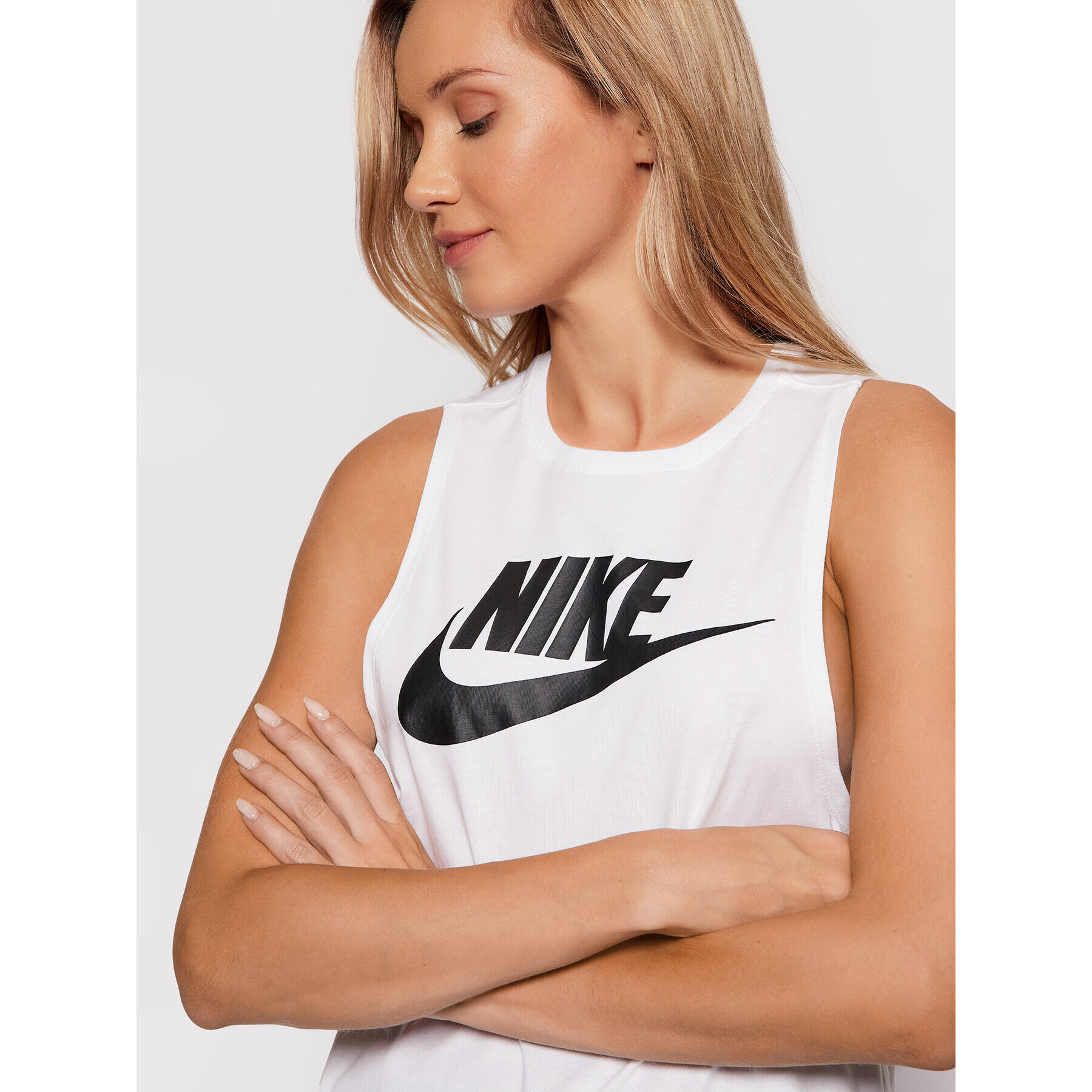 Nike топ Sportswear Futura New CW2206 Бял Regular Fit - Pepit.bg